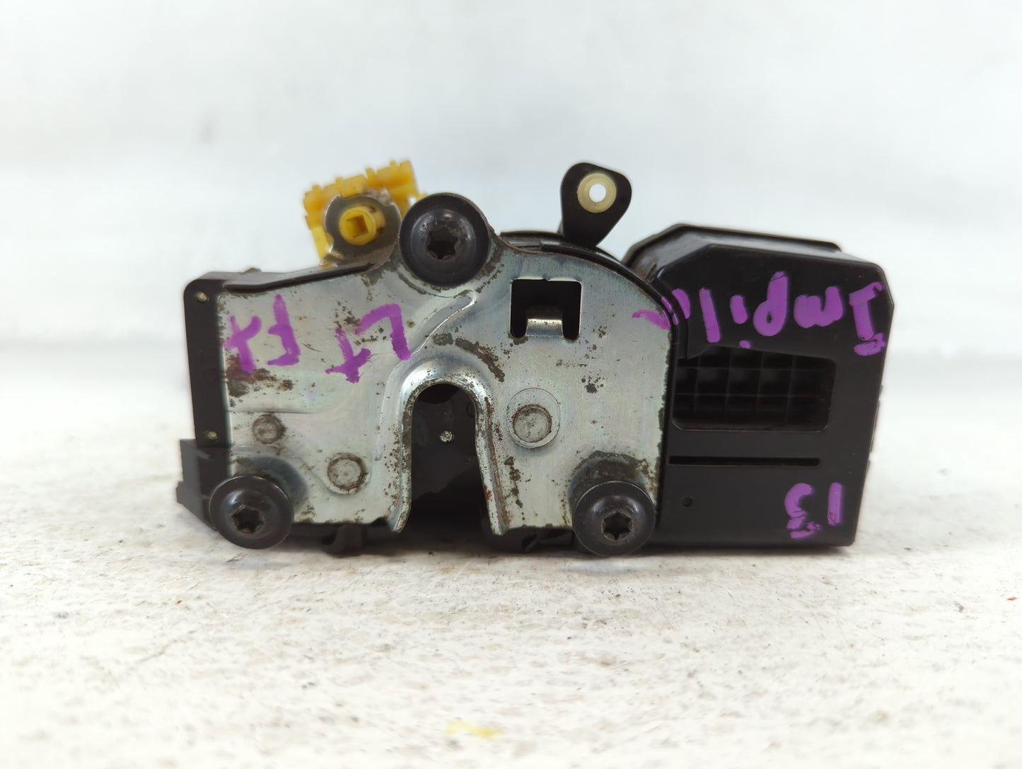 2013 Chevrolet Impala Front Door Latch - Oemusedautoparts1.com