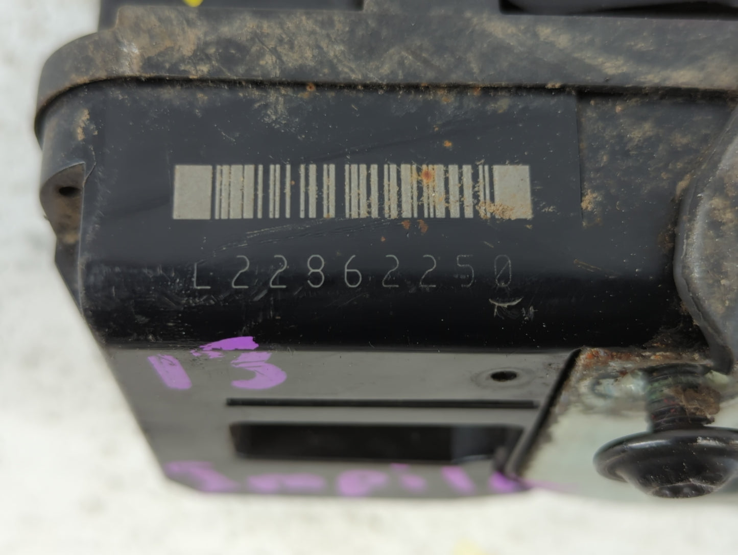 2013 Chevrolet Impala Front Door Latch - Oemusedautoparts1.com