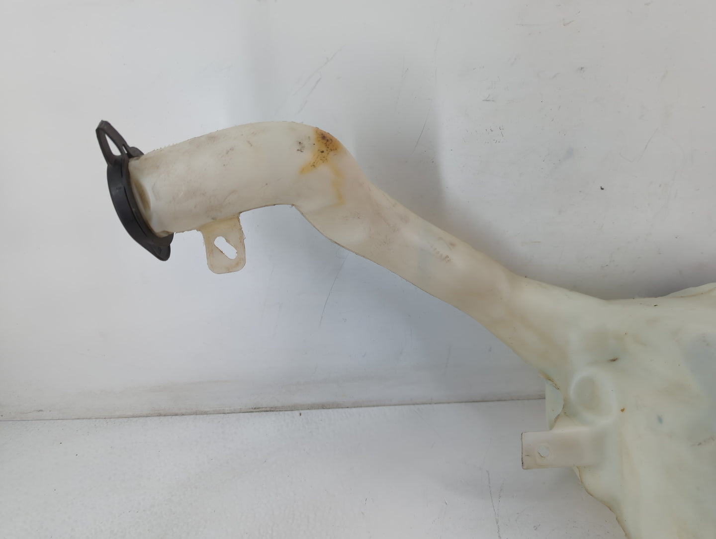2006-2016 Chevrolet Impala Windshield Washer Fluid Reservoir Bottle Oem - Oemusedautoparts1.com