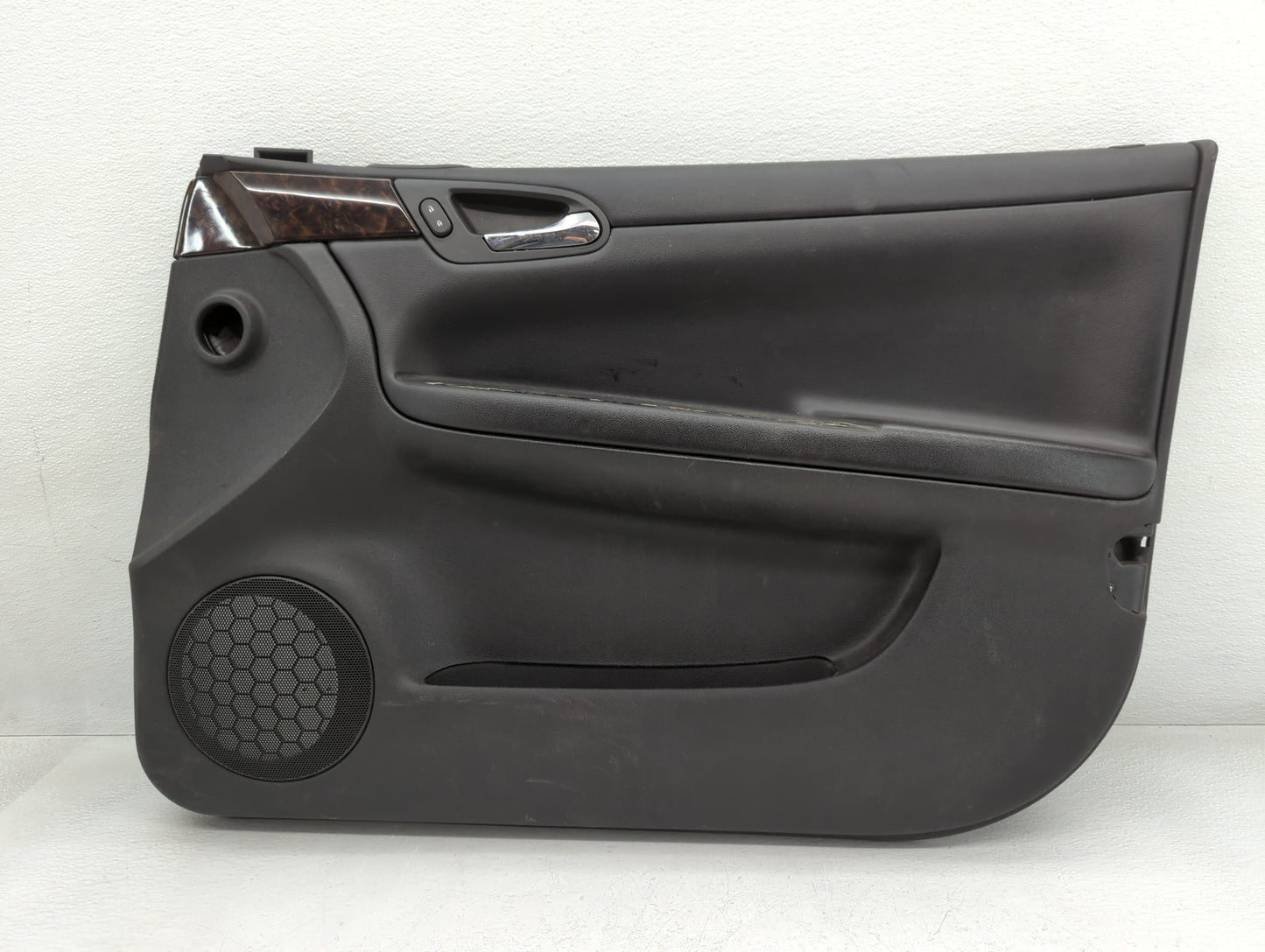2013 Chevrolet Impala Front Right Passenger Interior Door Panel Trim - Oemusedautoparts1.com