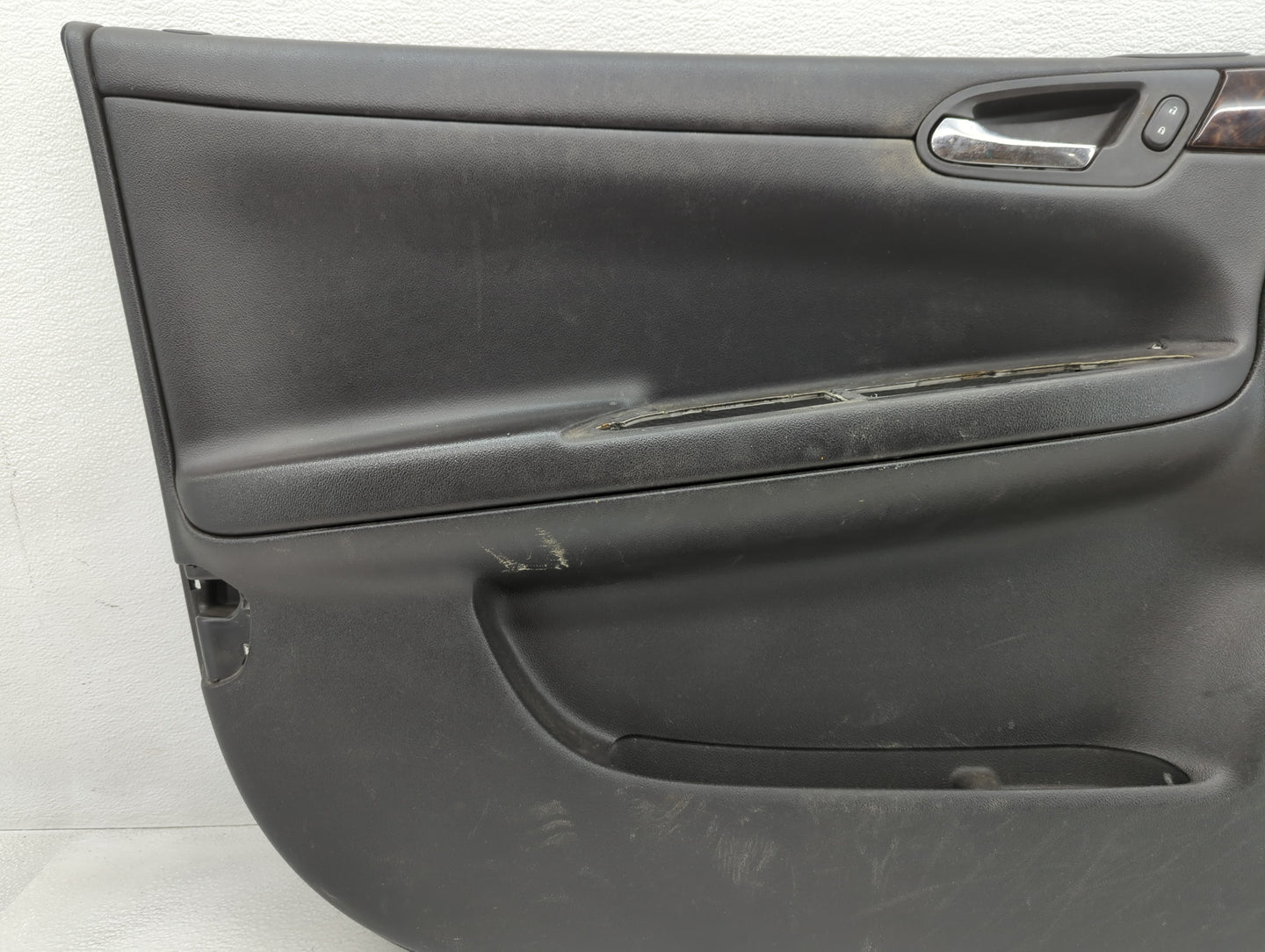 2013 Chevrolet Impala Front Left Driver Interior Door Panel Trim - Oemusedautoparts1.com