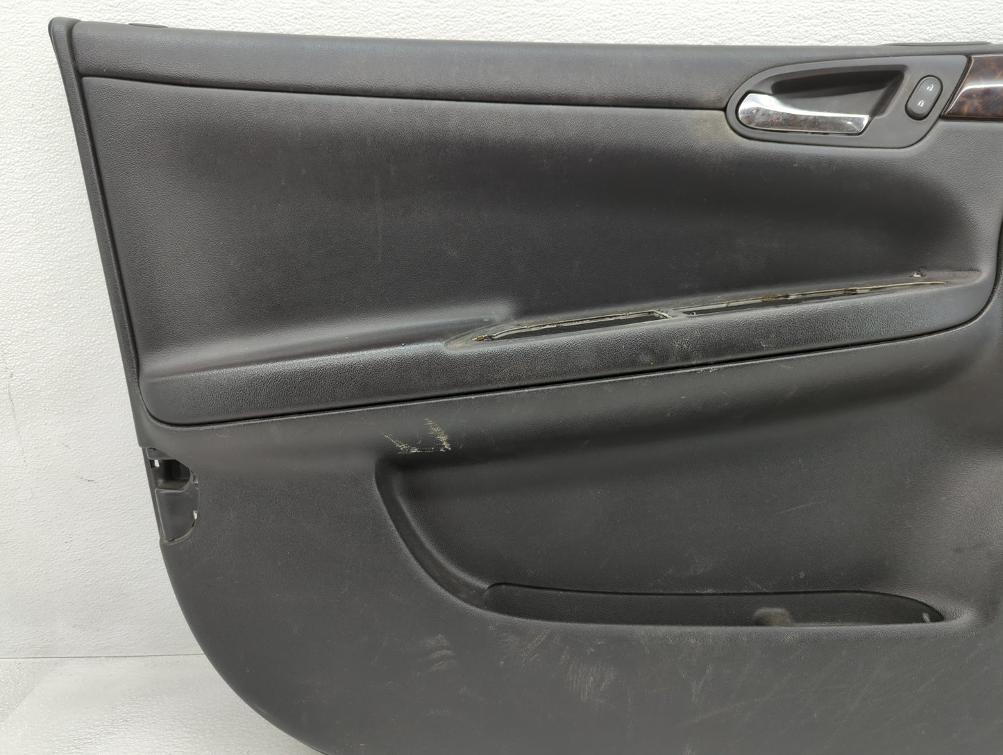 2013 Chevrolet Impala Front Left Driver Interior Door Panel Trim - Oemusedautoparts1.com