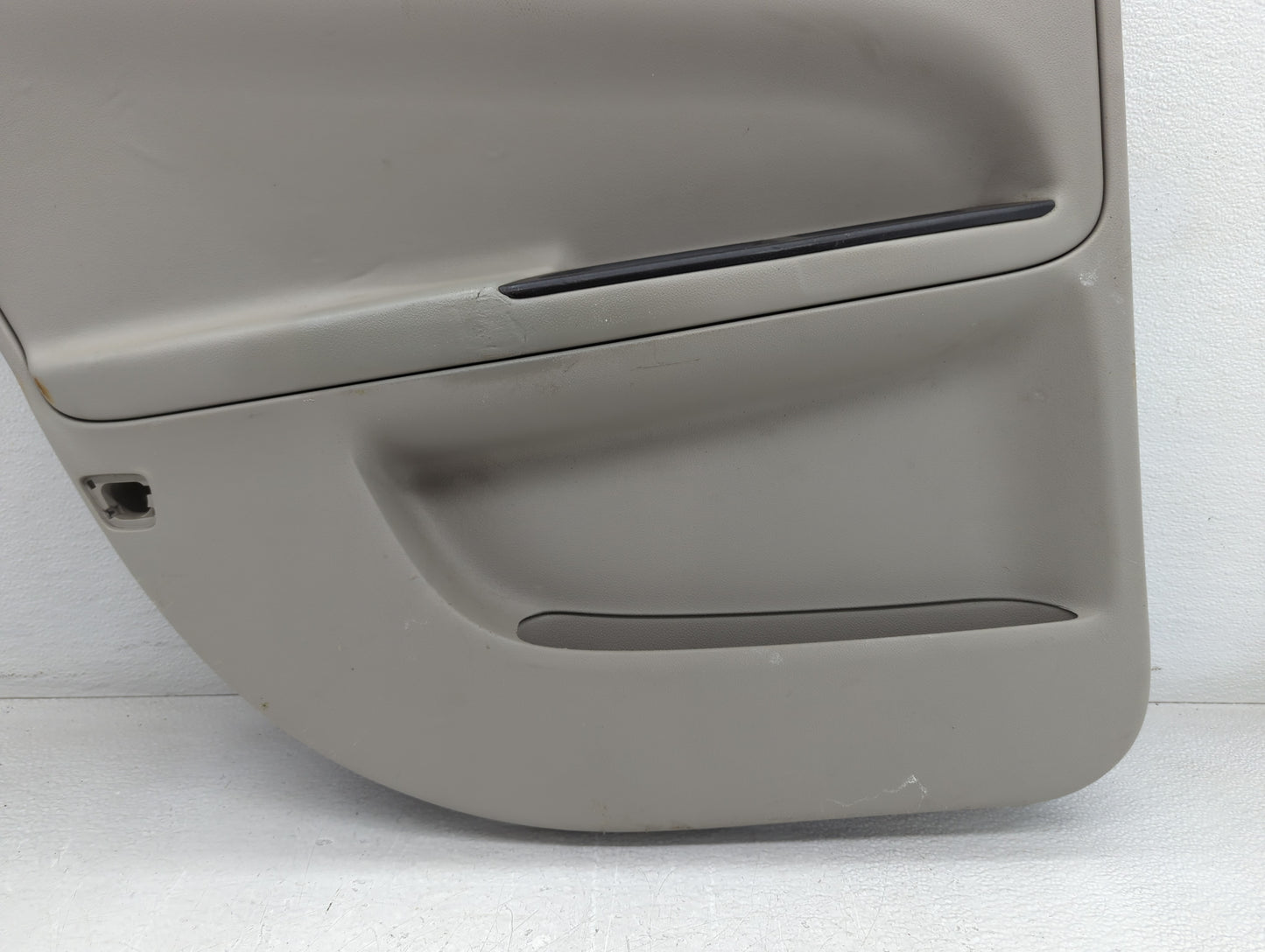 2013 Chevrolet Impala Front Right Passenger Interior Door Panel Trim - Oemusedautoparts1.com