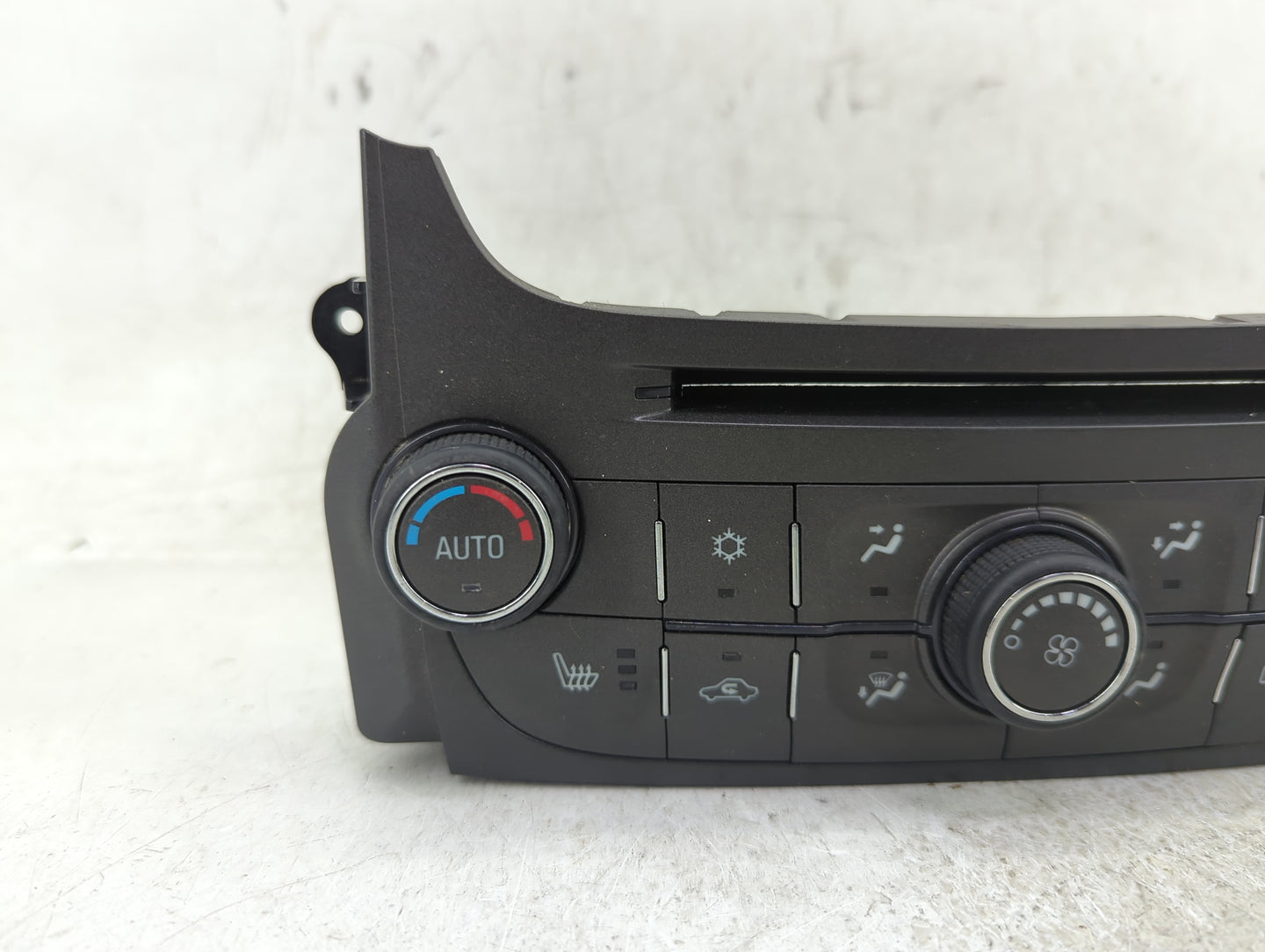 2013 Chevrolet Malibu Climate Control Module Temperature AC/Heater Replacement P/N:545290509 22854786 Fits OEM Used Auto Par