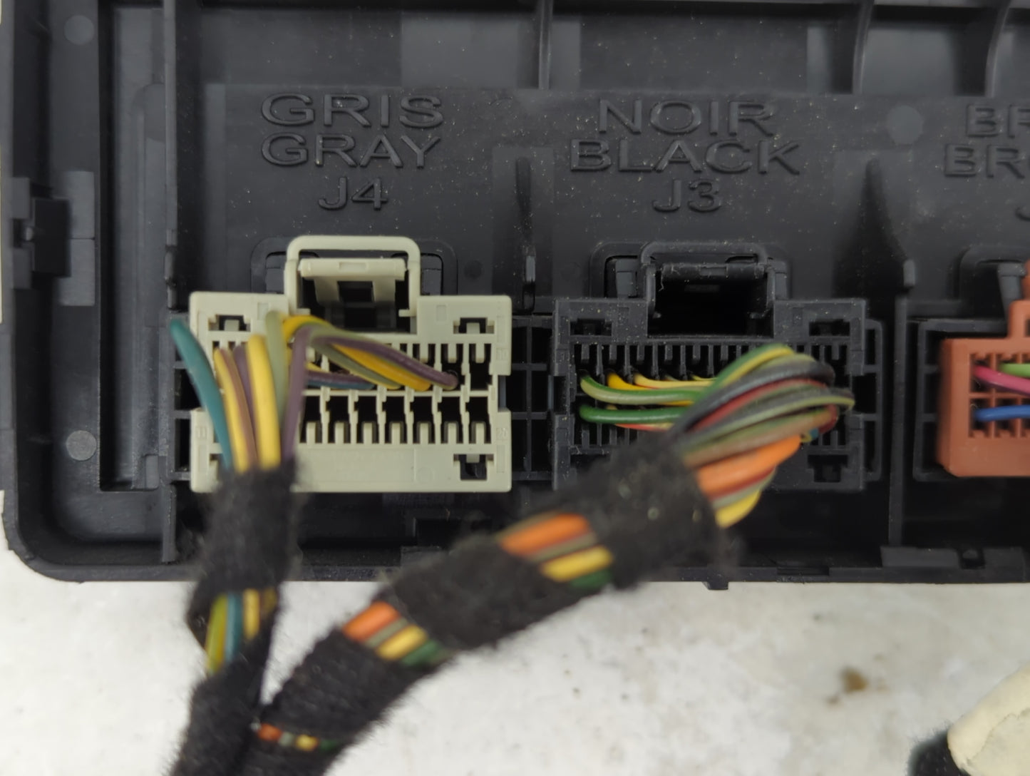 2013-2013 Chevrolet Malibu Body Control Module Bcm Inner Cabin Fuse Box - Oemusedautoparts1.com