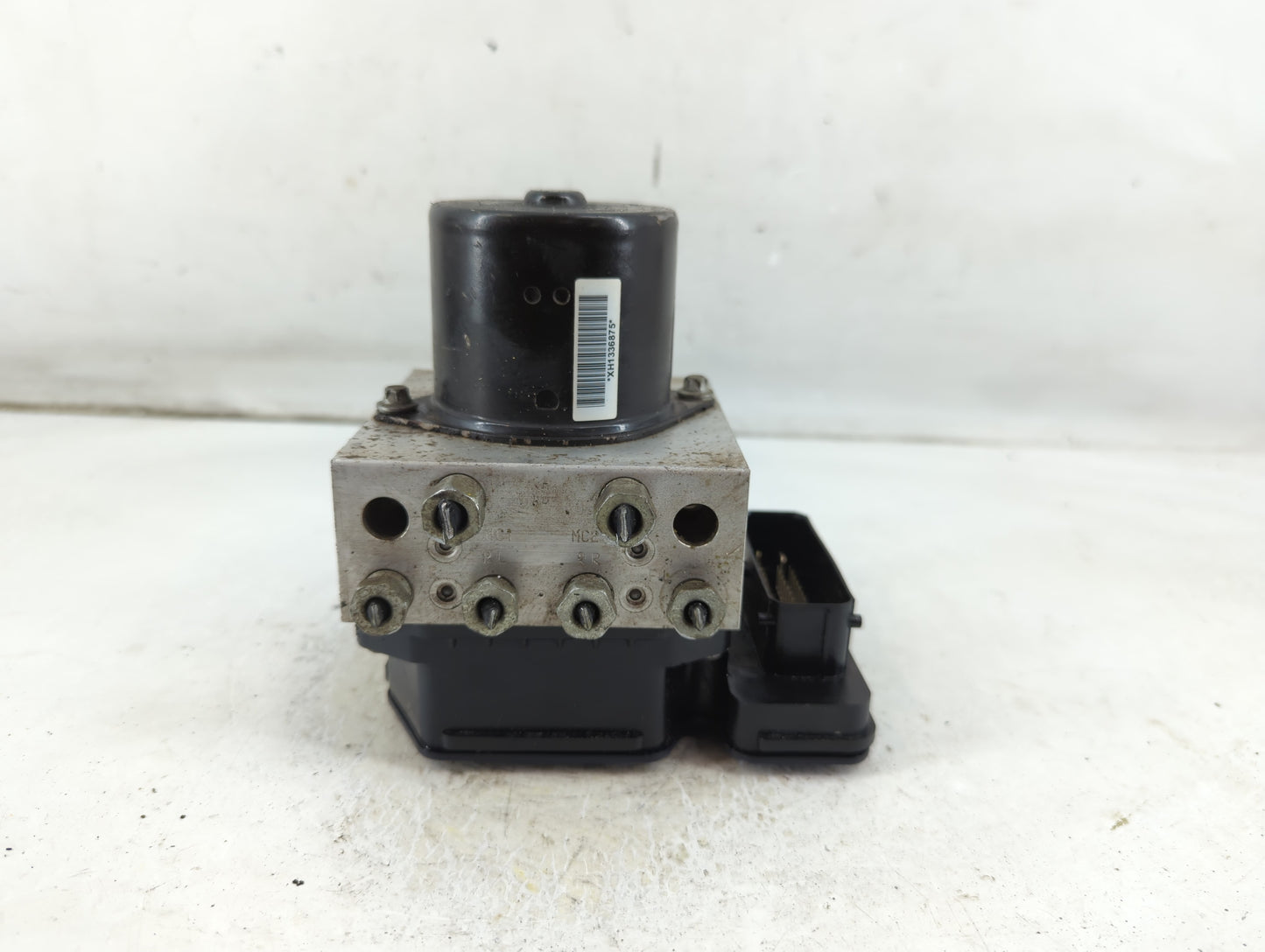2013-2016 Chevrolet Malibu ABS Pump Control Module Replacement P/N:22971448 Fits Fits 2012 2013 2014 2015 2016 OEM Used Auto