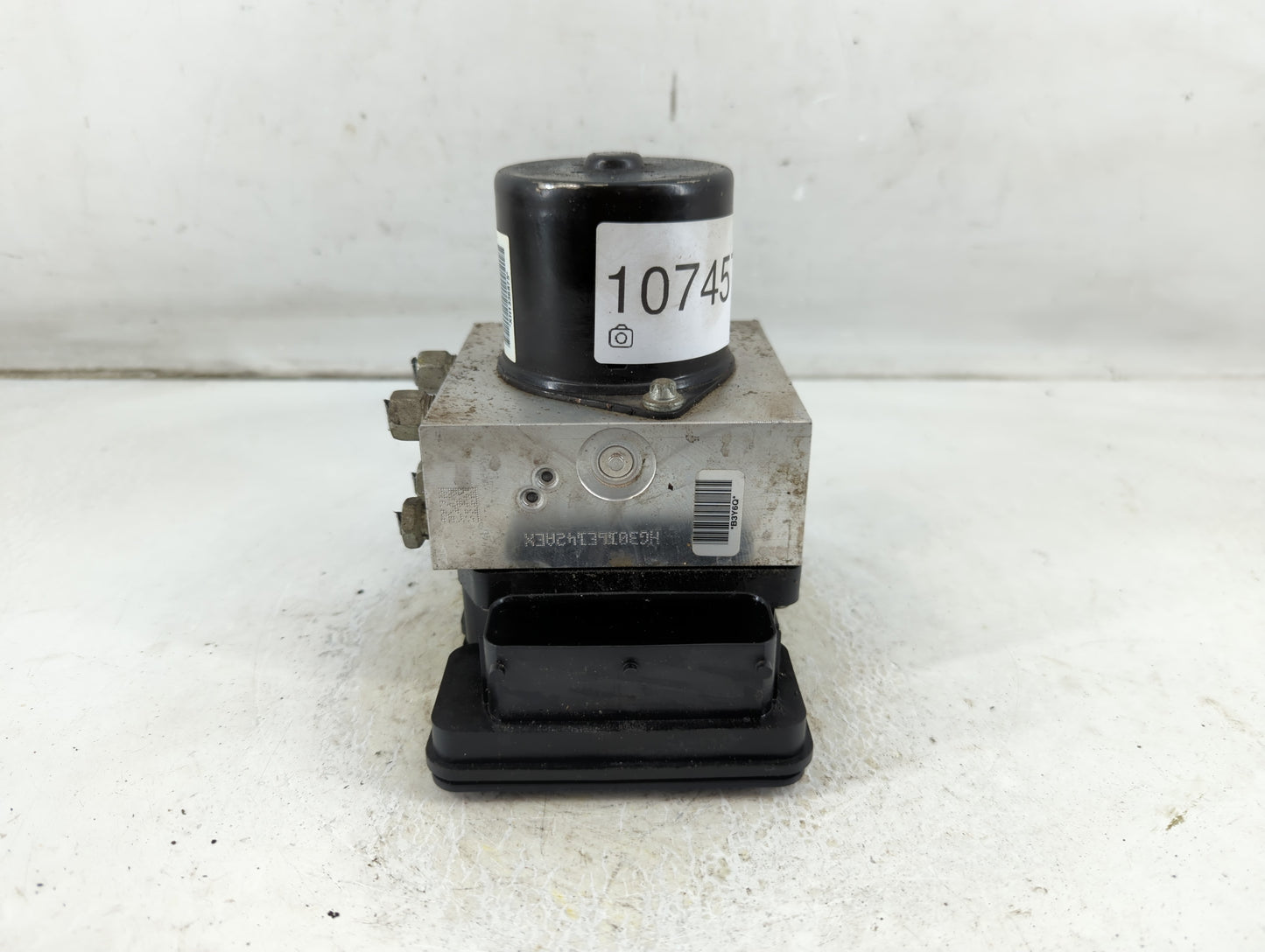 2013-2016 Chevrolet Malibu ABS Pump Control Module Replacement P/N:22971448 Fits Fits 2012 2013 2014 2015 2016 OEM Used Auto