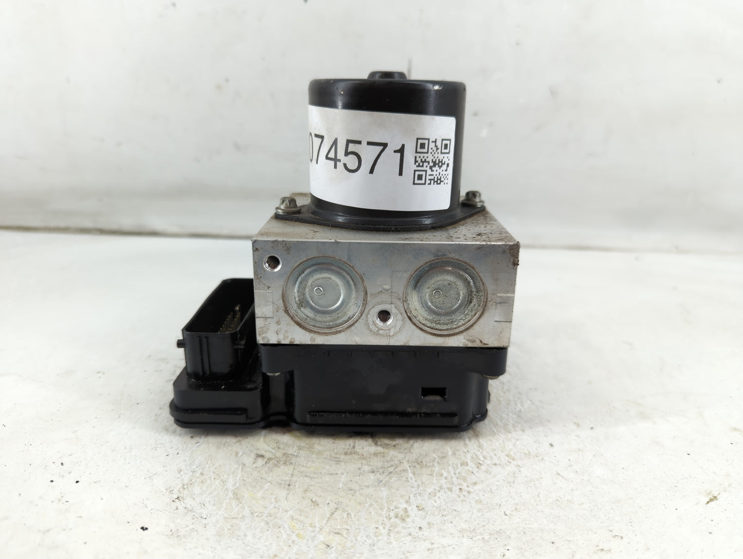2013-2016 Chevrolet Malibu ABS Pump Control Module Replacement P/N:22971448 Fits Fits 2012 2013 2014 2015 2016 OEM Used Auto