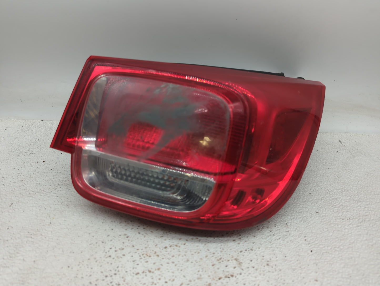 2013-2016 Chevrolet Malibu Tail Light Assembly Passenger Right OEM P/N:25919025 Fits Fits 2013 2014 2015 2016 OEM Used Auto 