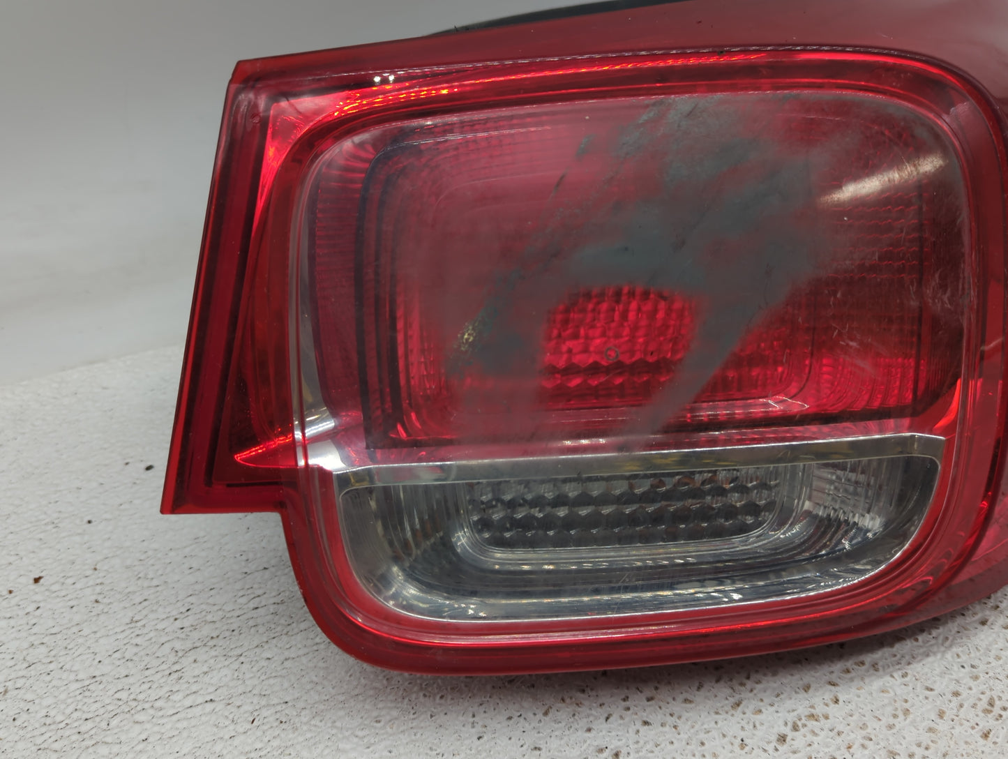 2013-2016 Chevrolet Malibu Tail Light Assembly Passenger Right OEM P/N:25919025 Fits Fits 2013 2014 2015 2016 OEM Used Auto 