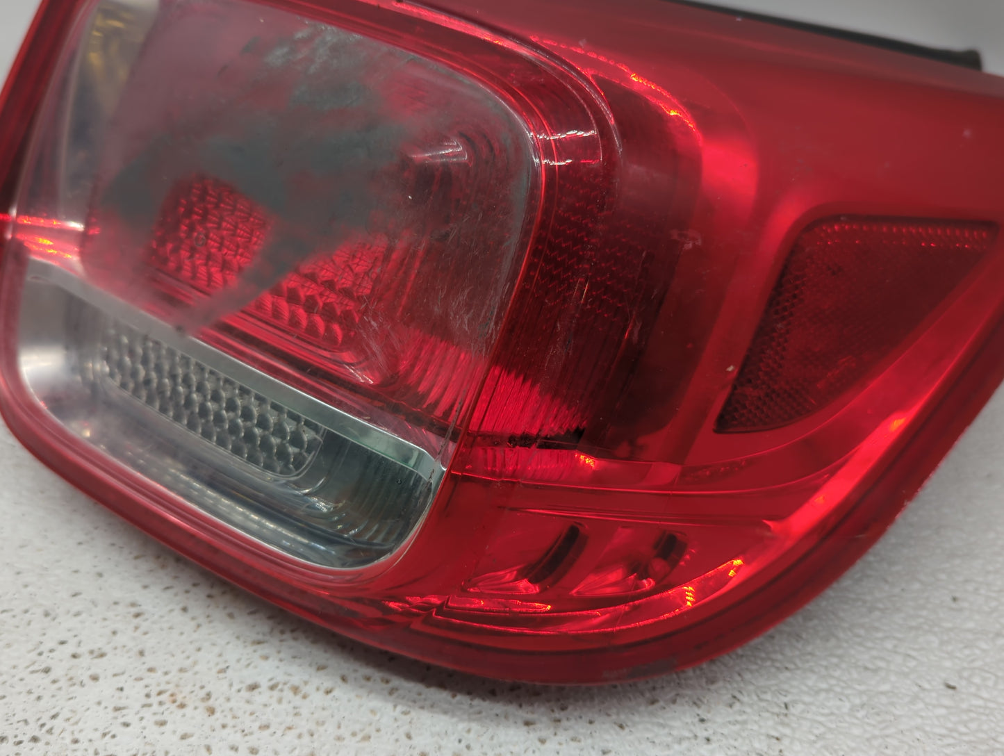 2013-2016 Chevrolet Malibu Tail Light Assembly Passenger Right OEM P/N:25919025 Fits Fits 2013 2014 2015 2016 OEM Used Auto 