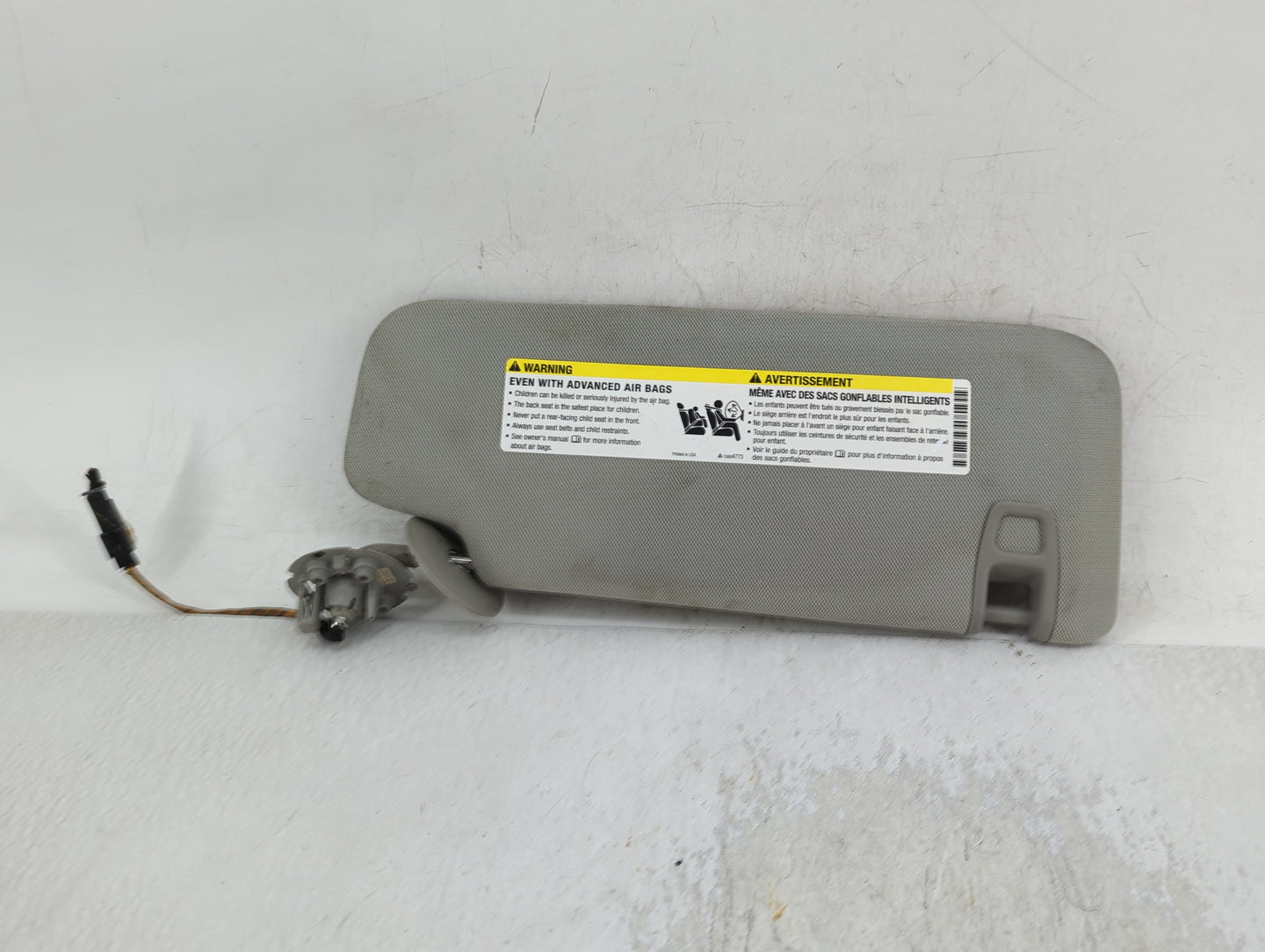 2013-2016 Chevrolet Malibu Sun Visor Shade Replacement Driver Left Mirror Fits Fits 2013 2014 2015 2016 OEM Used Auto Parts 