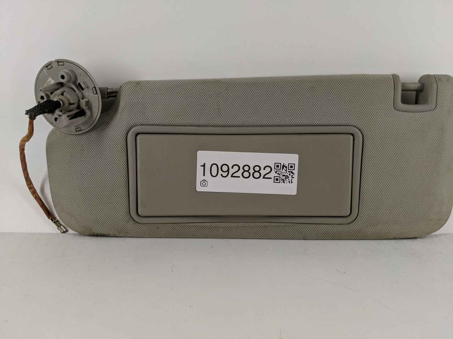 2013-2016 Chevrolet Malibu Sun Visor Shade Replacement Driver Left Mirror Fits Fits 2013 2014 2015 2016 OEM Used Auto Parts 