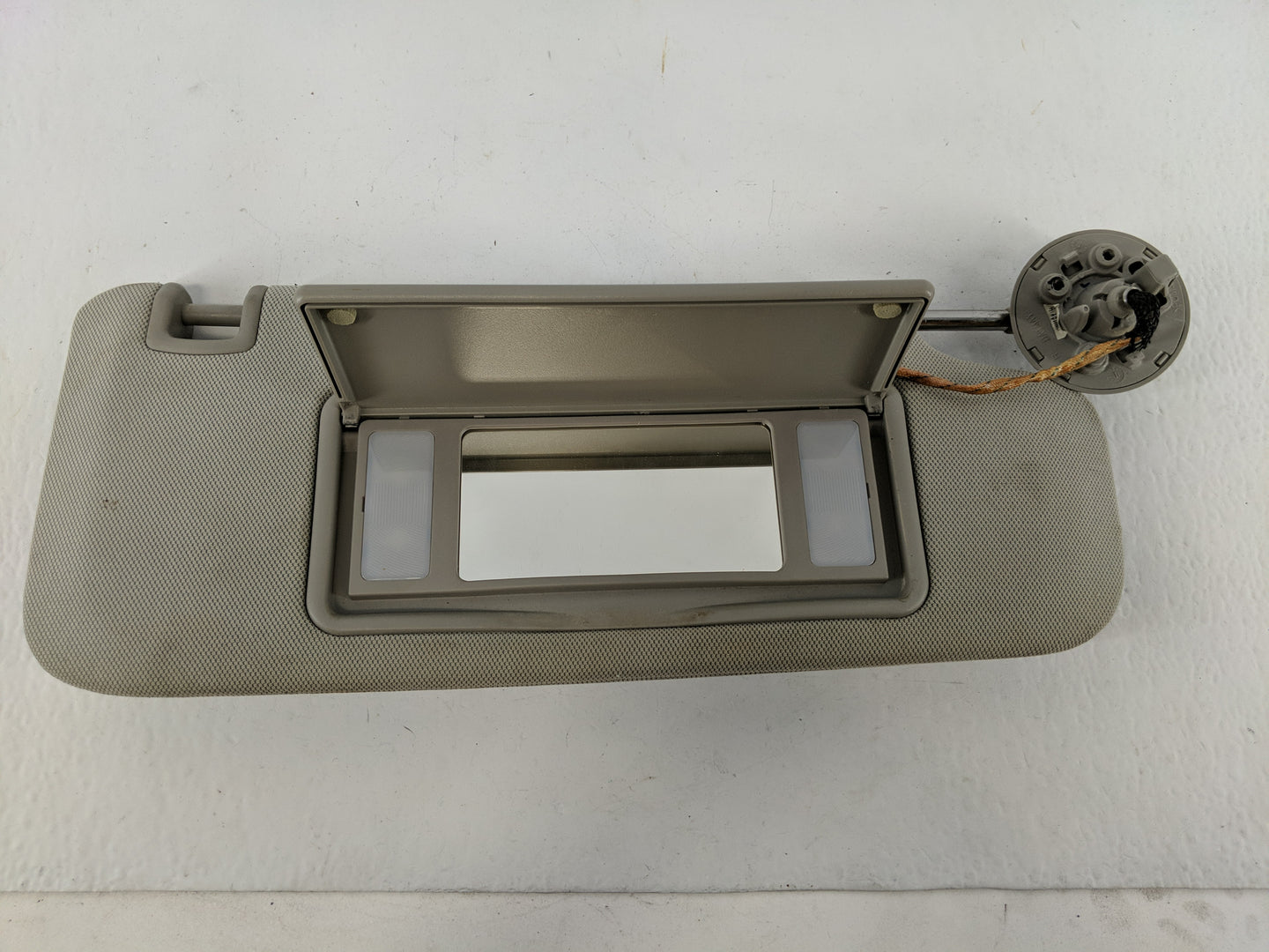 2013-2016 Chevrolet Malibu Sun Visor Shade Replacement Passenger Right Mirror Fits Fits 2013 2014 2015 2016 OEM Used Auto Pa