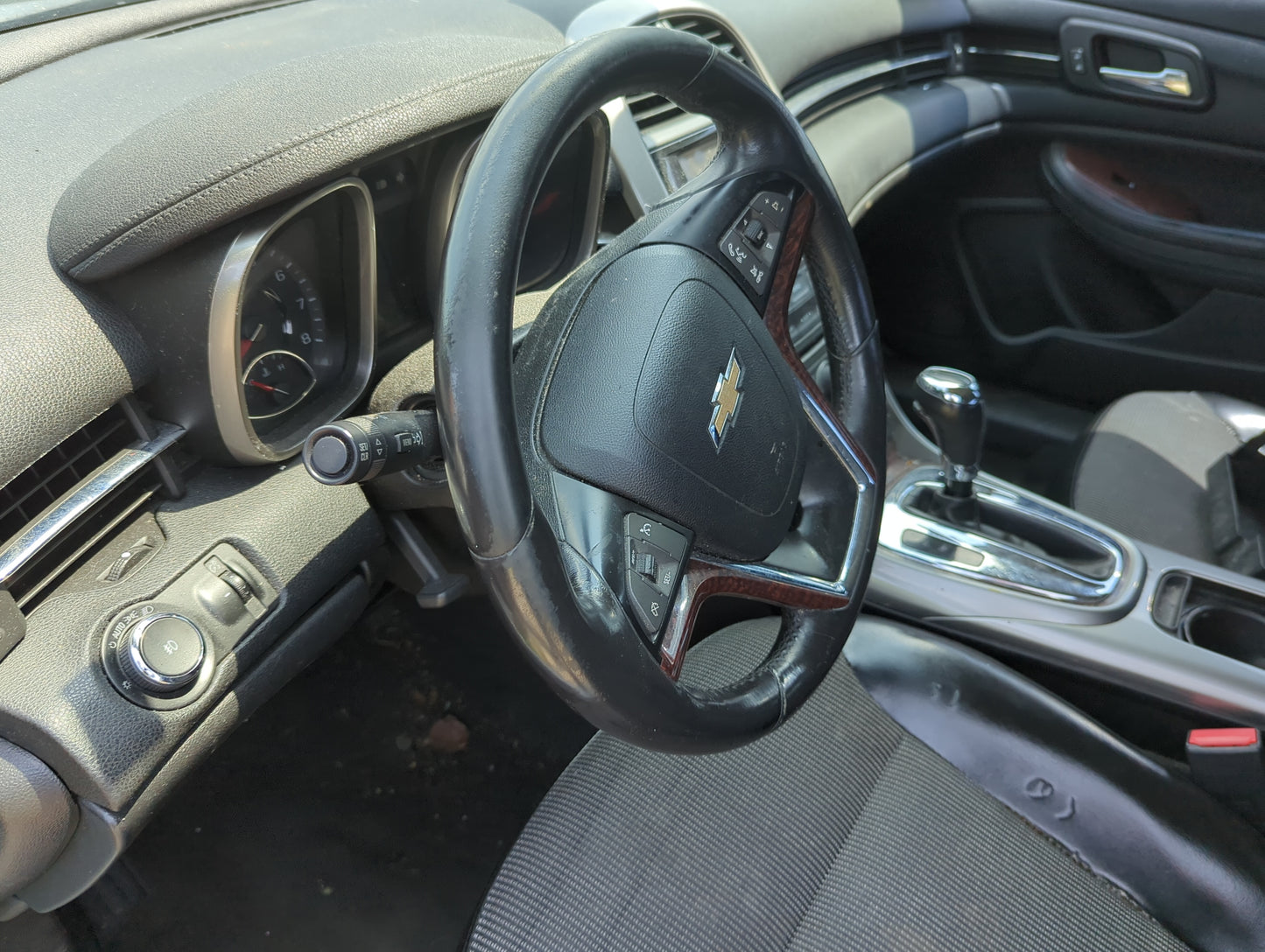 2013-2016 Chevrolet Malibu Air Bag Driver Left Steering Wheel Mounted - Oemusedautoparts1.com