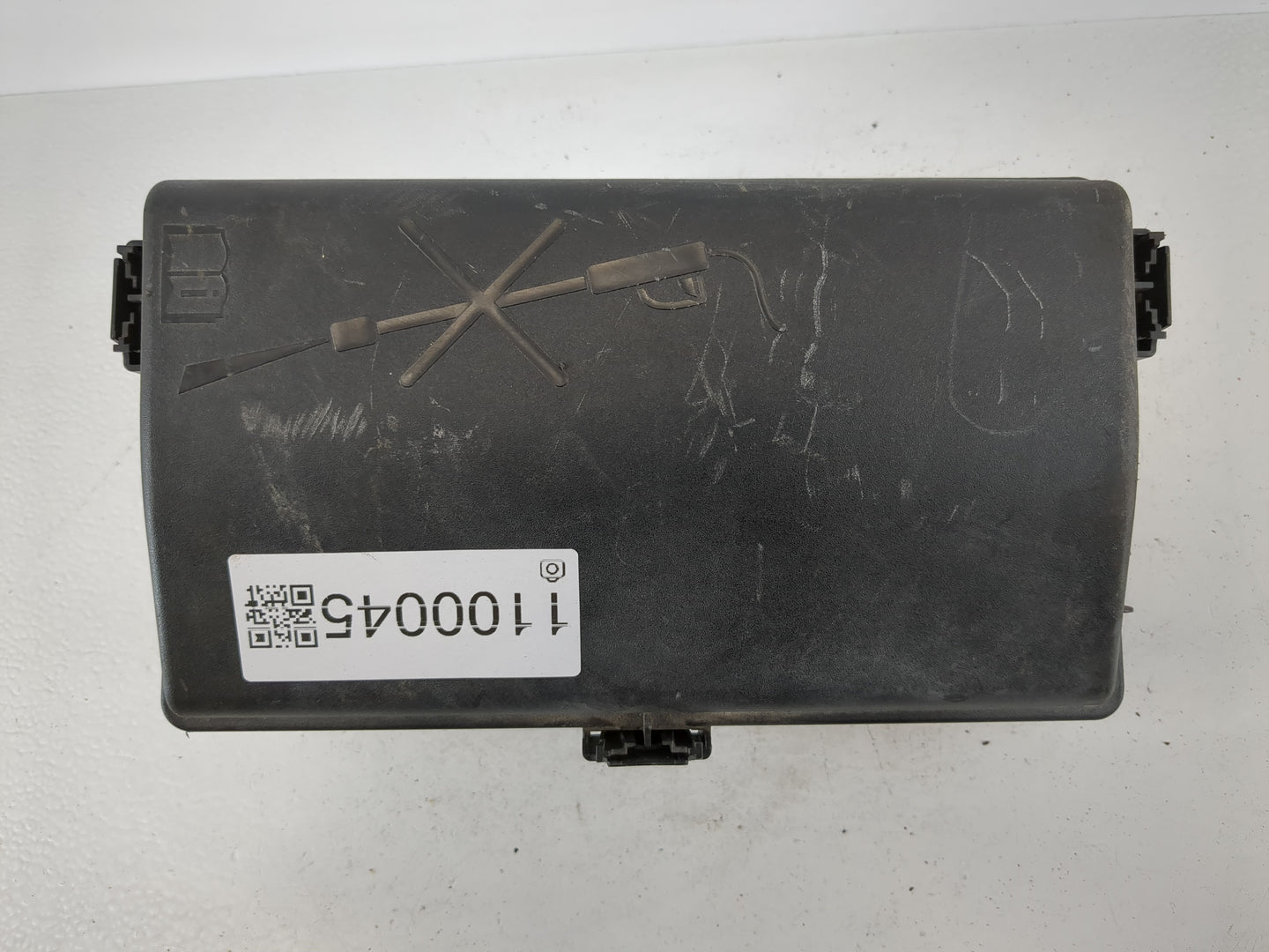 2013 Chevrolet Malibu Fusebox Fuse Box Panel Relay Module P/N:22892003 Fits OEM Used Auto Parts - Oemusedautoparts1.com