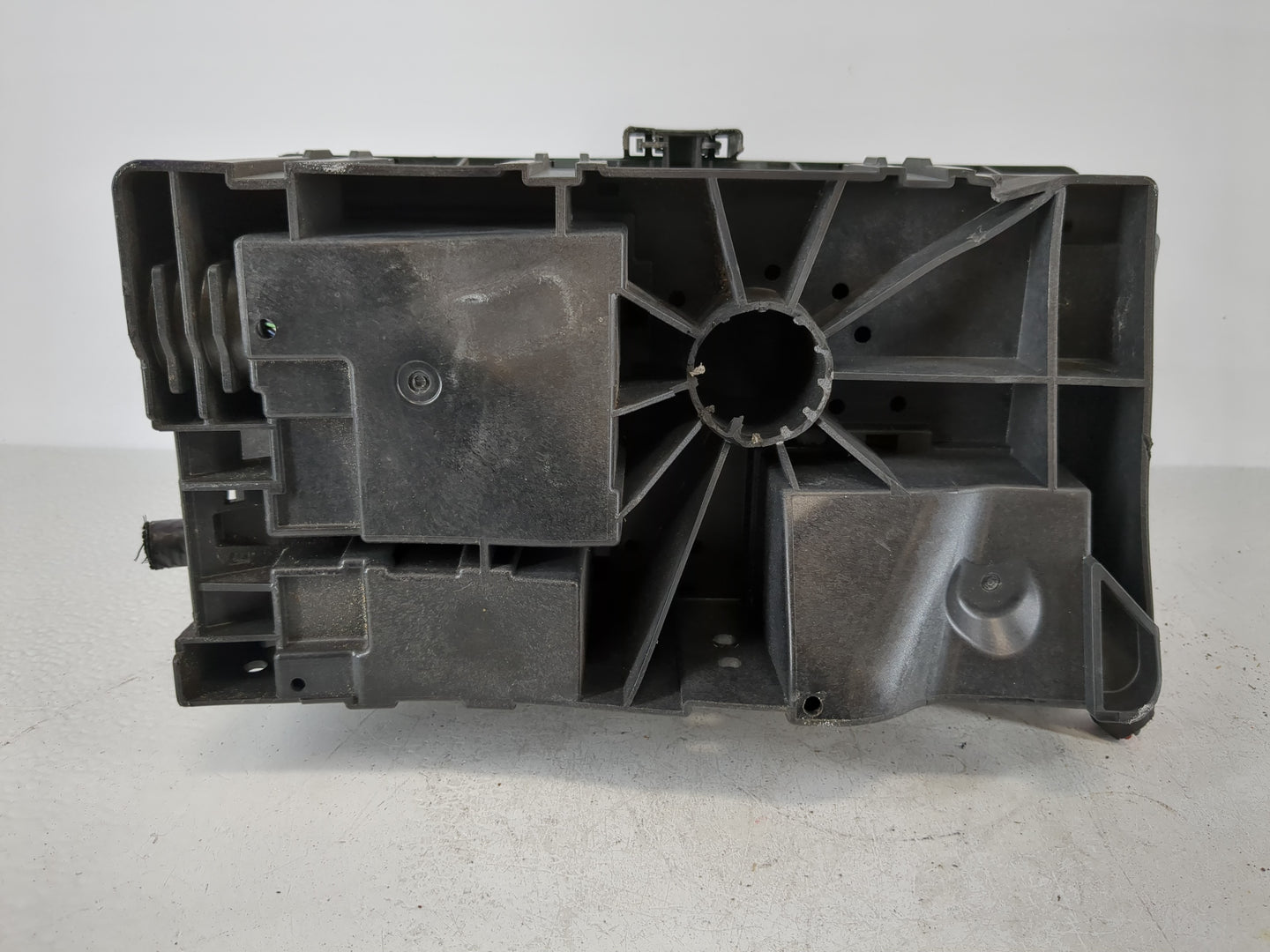 2013 Chevrolet Malibu Fusebox Fuse Box Panel Relay Module P/N:22892003 Fits OEM Used Auto Parts - Oemusedautoparts1.com