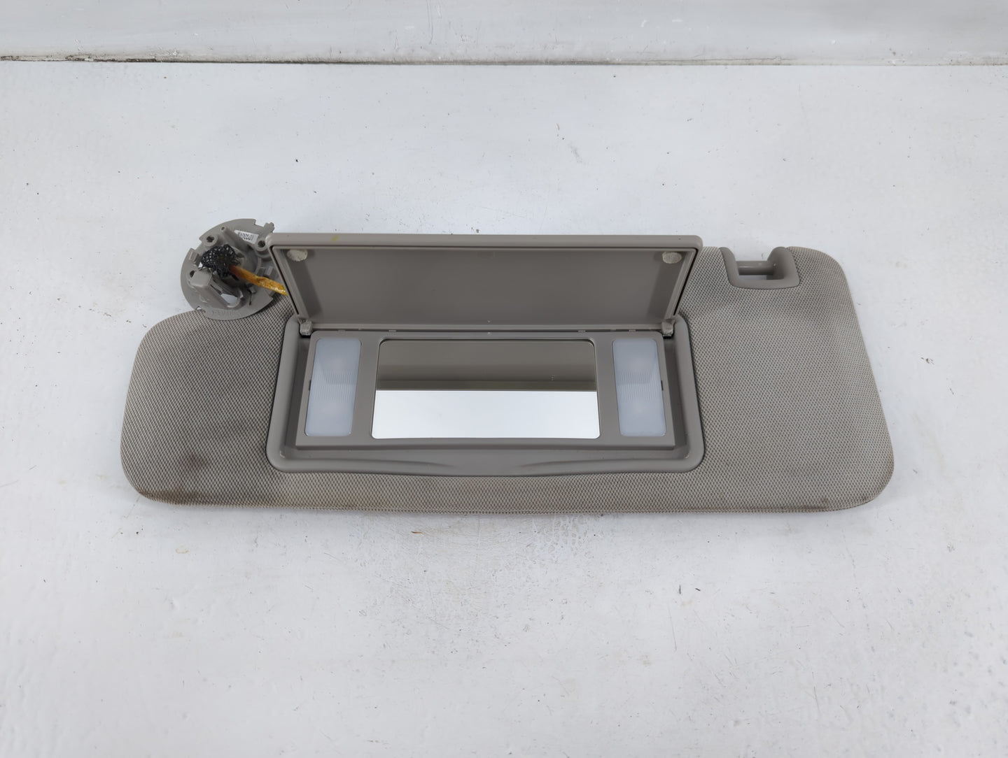 2013-2016 Chevrolet Malibu Sun Visor Shade Replacement Driver Left Mirror Fits Fits 2013 2014 2015 2016 OEM Used Auto Parts 