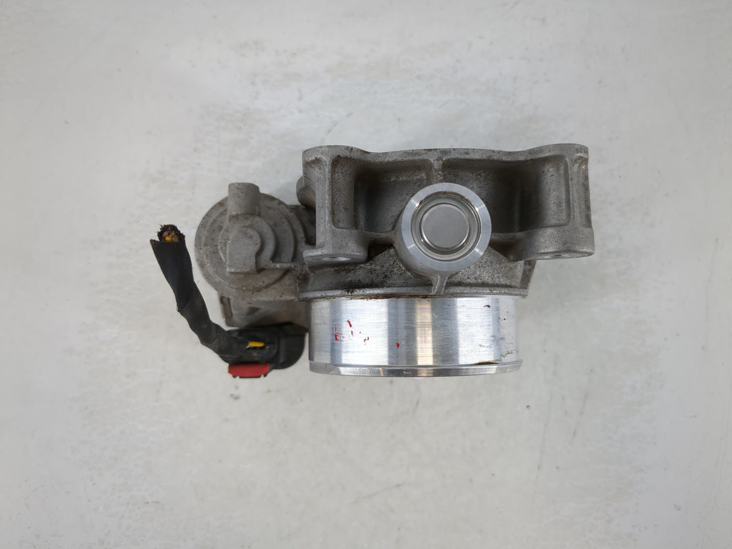 2013-2015 Chevrolet Malibu Throttle Body P/N:12627217DA Fits Fits 2013 2014 2015 2017 2018 2019 2020 OEM Used Auto Parts - O