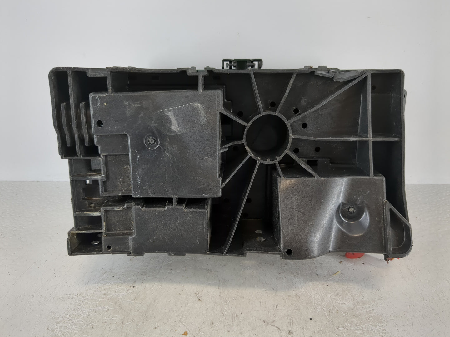 2013 Chevrolet Malibu Fusebox Fuse Box Panel Relay Module P/N:22892001 Fits OEM Used Auto Parts - Oemusedautoparts1.com