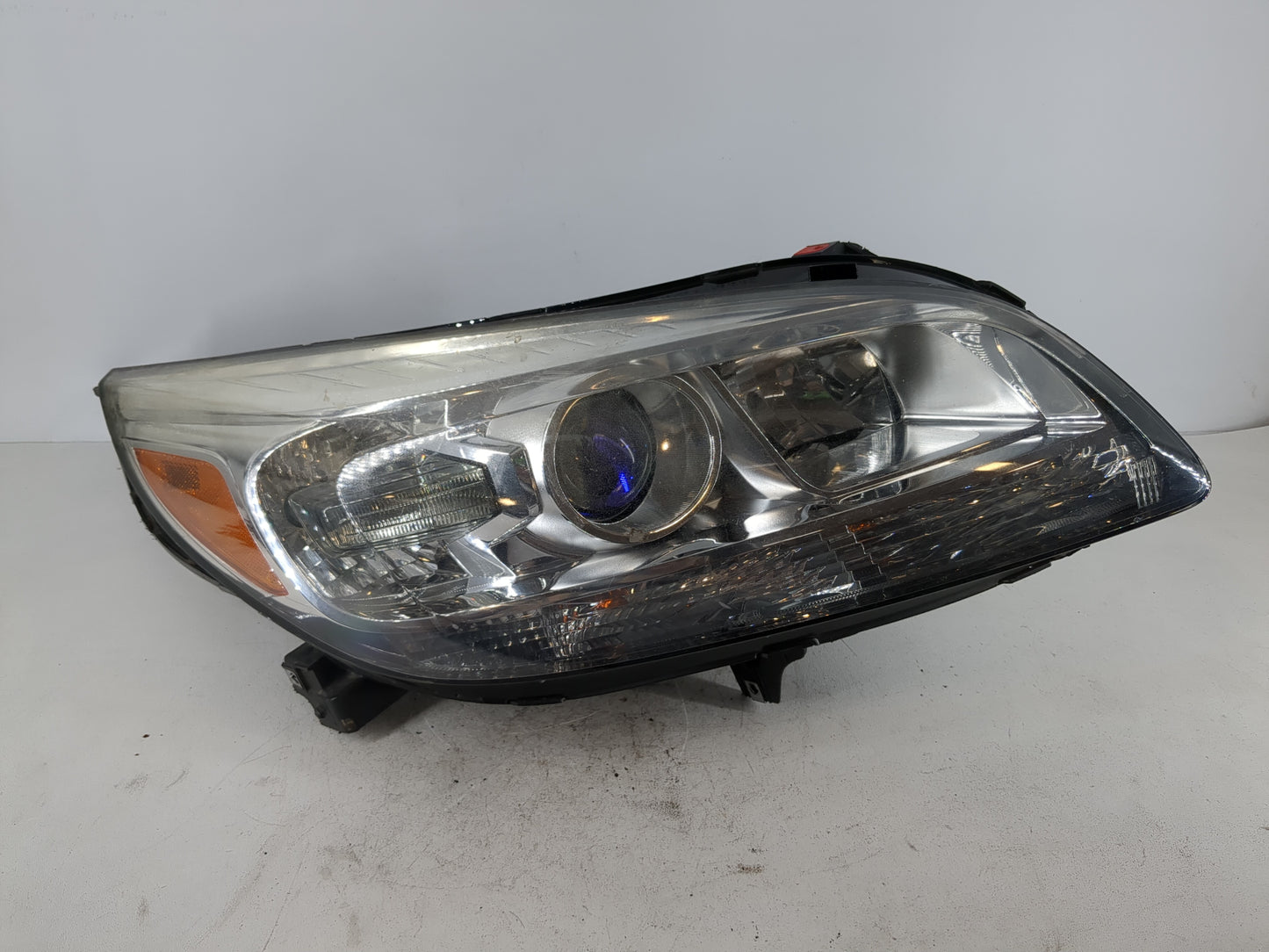 2013-2016 Chevrolet Malibu Driver Left Oem Head Light Headlight Lamp - Oemusedautoparts1.com