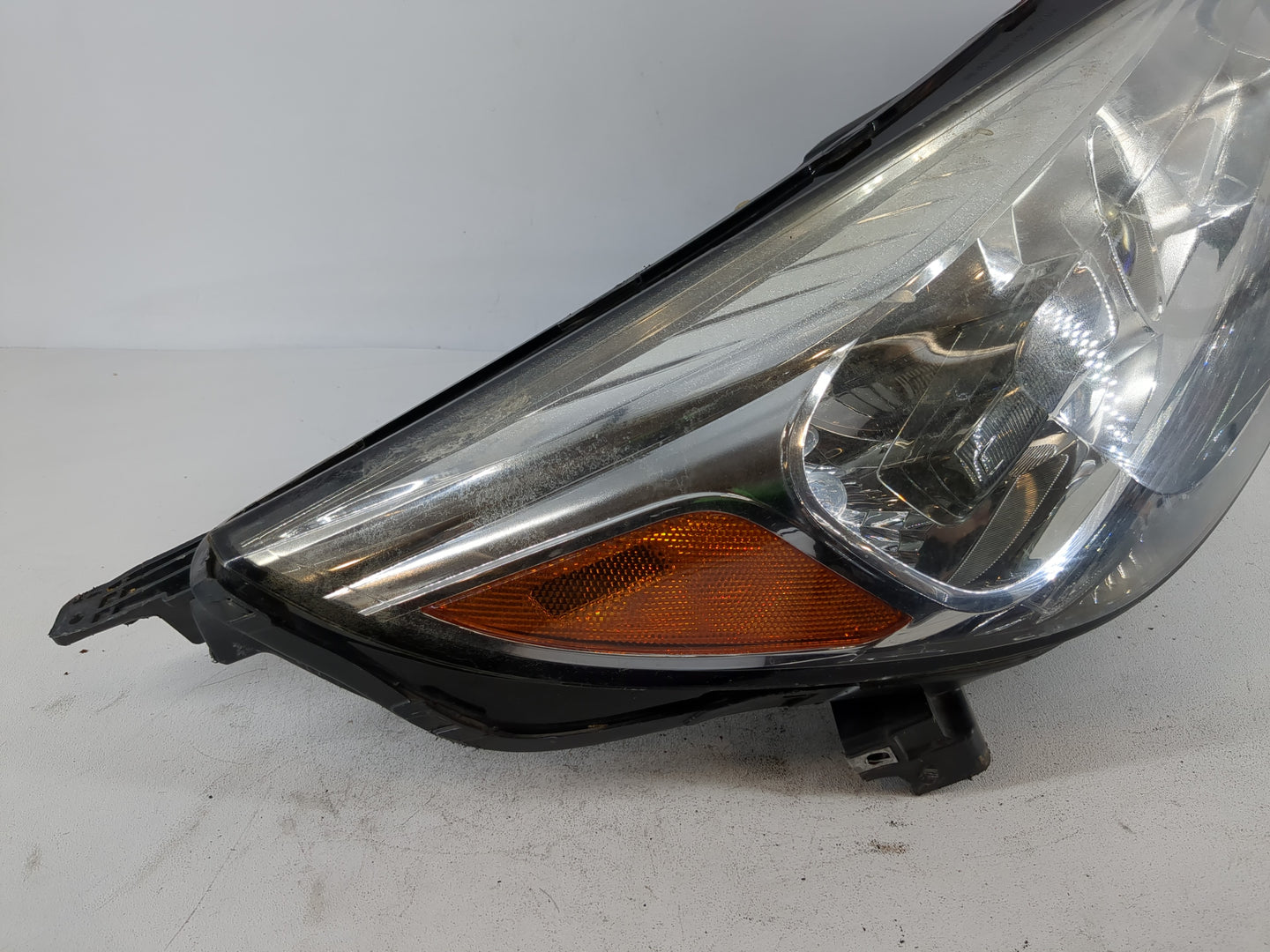 2013-2016 Chevrolet Malibu Driver Left Oem Head Light Headlight Lamp - Oemusedautoparts1.com