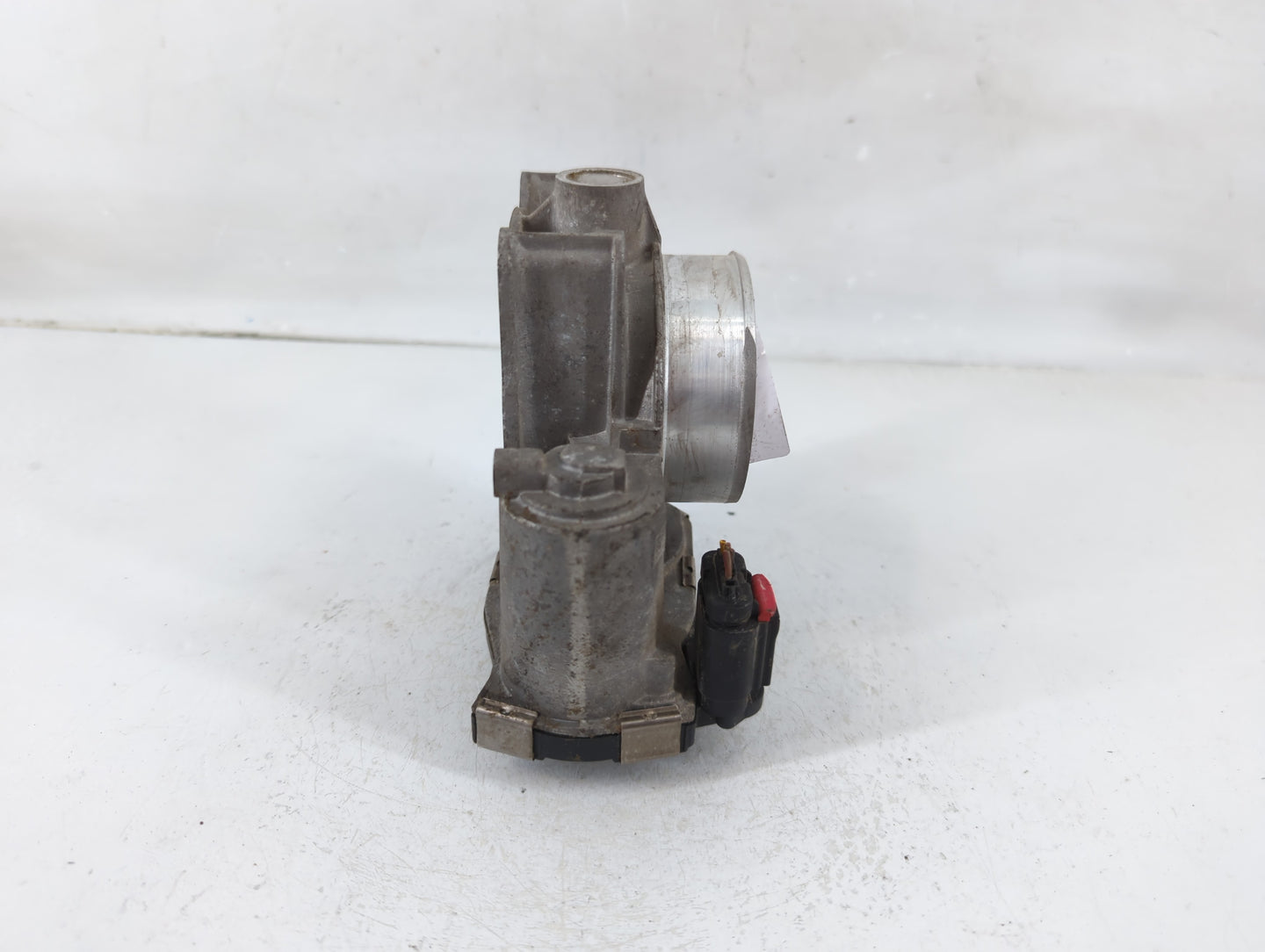 2013-2015 Chevrolet Malibu Throttle Body P/N:12627217DA Fits Fits 2013 2014 2015 2017 2018 2019 2020 OEM Used Auto Parts - O