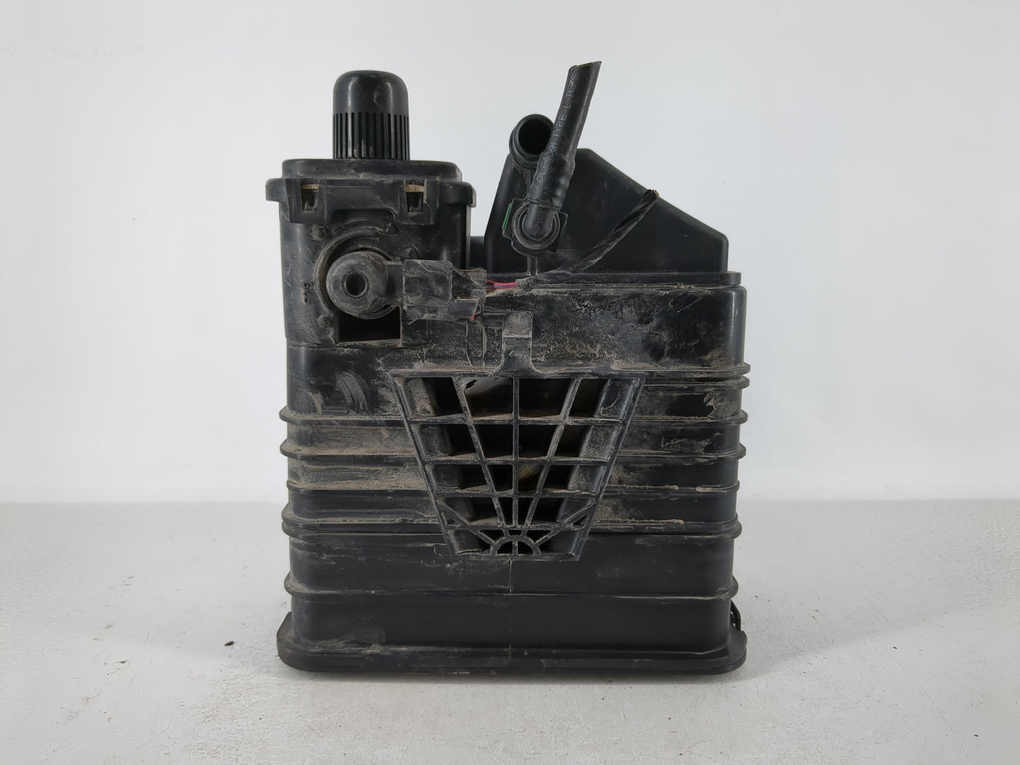 2013 Chevrolet Malibu Fuel Vapor Charcoal Canister 1120706 - Oemusedautoparts1.com
