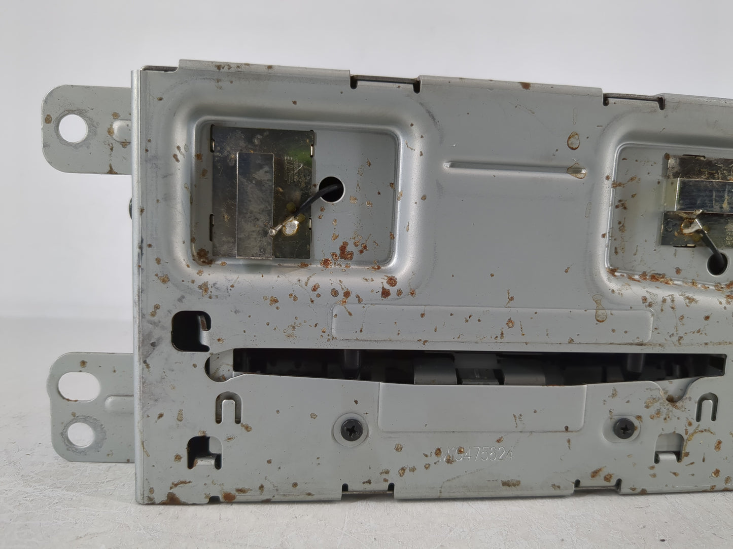 2013 Chevrolet Malibu Radio AM FM Cd Player Receiver Replacement P/N:23140543 Fits OEM Used Auto Parts - Oemusedautoparts1.c