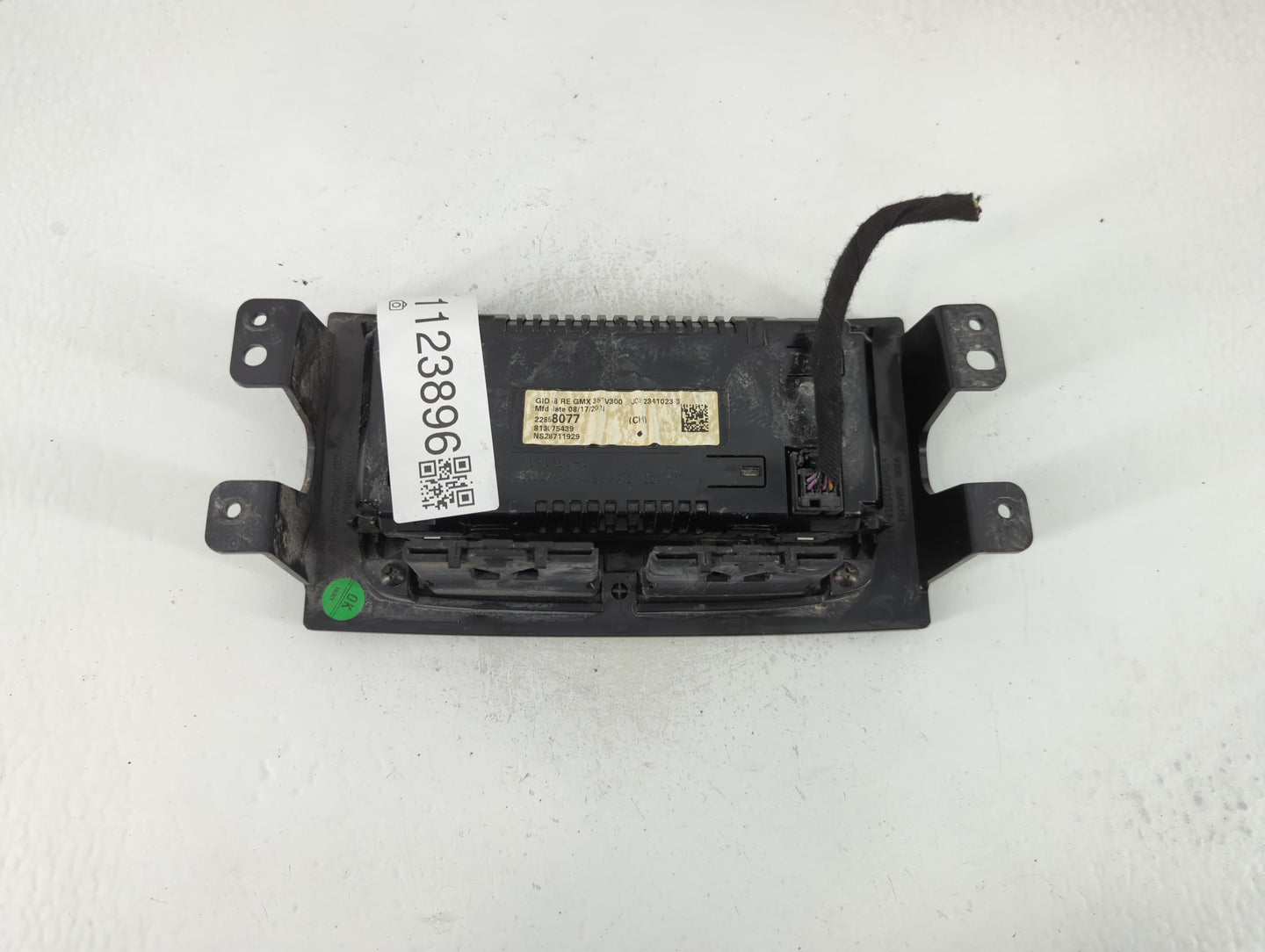 2013-2013 Chevrolet Malibu Information Display Screen - Oemusedautoparts1.com
