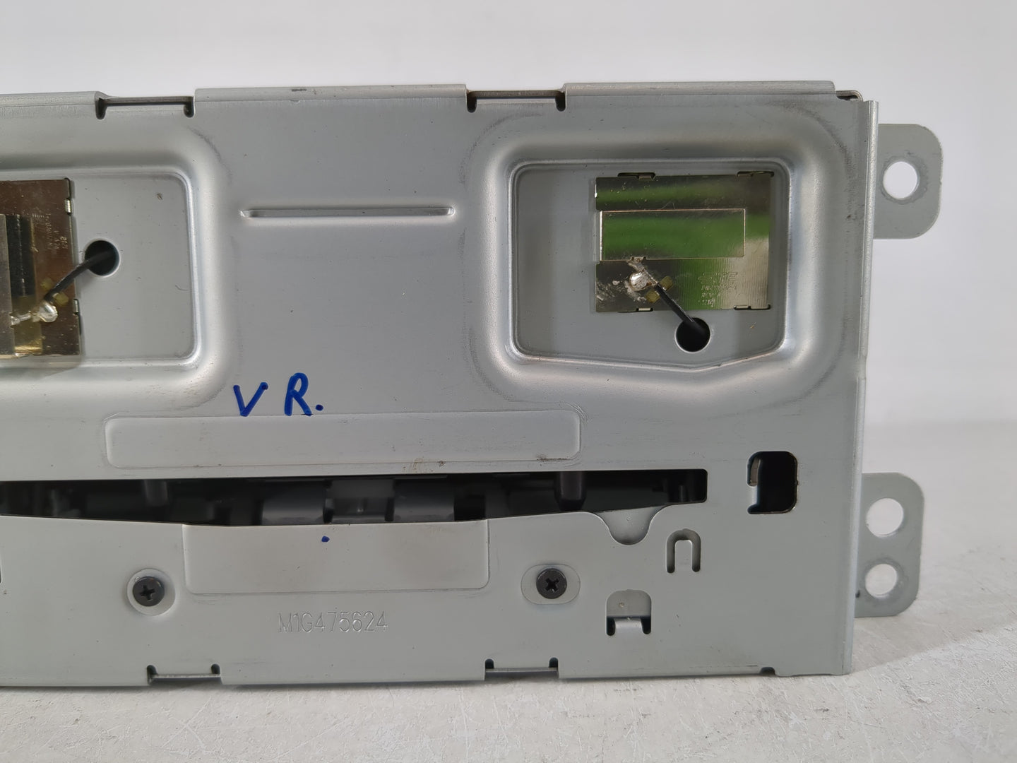 2013 Chevrolet Malibu Radio AM FM Cd Player Receiver Replacement P/N:22989453 Fits OEM Used Auto Parts - Oemusedautoparts1.c