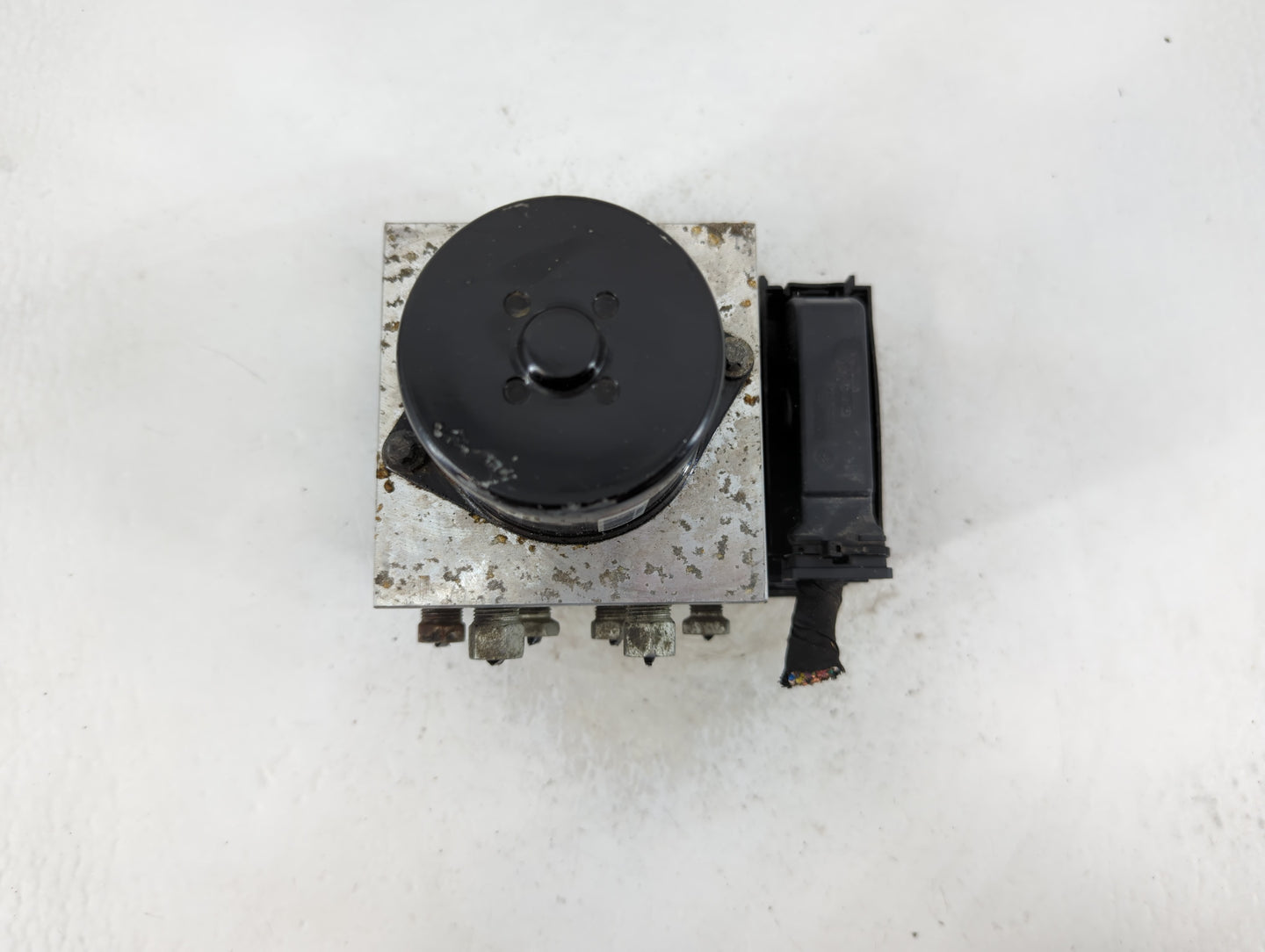 2013-2016 Chevrolet Malibu ABS Pump Control Module Replacement P/N:22827930 Fits Fits 2012 2013 2014 2015 2016 OEM Used Auto