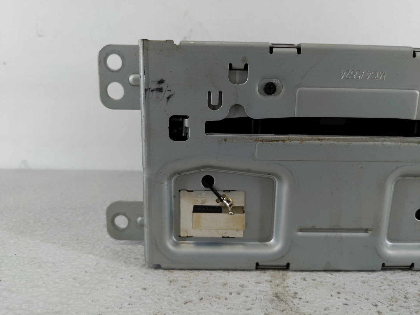 2013 Chevrolet Malibu Radio AM FM Cd Player Receiver Replacement P/N:22980112 23140543 Fits OEM Used Auto Parts - Oemusedaut