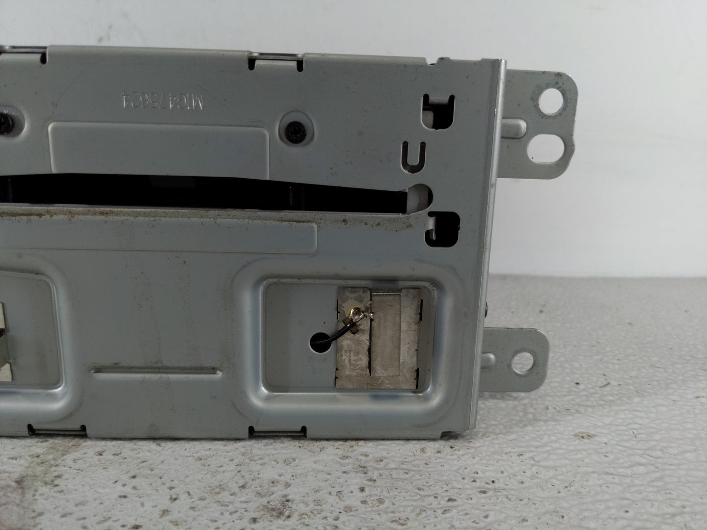 2013 Chevrolet Malibu Radio AM FM Cd Player Receiver Replacement P/N:22980112 23140543 Fits OEM Used Auto Parts - Oemusedaut