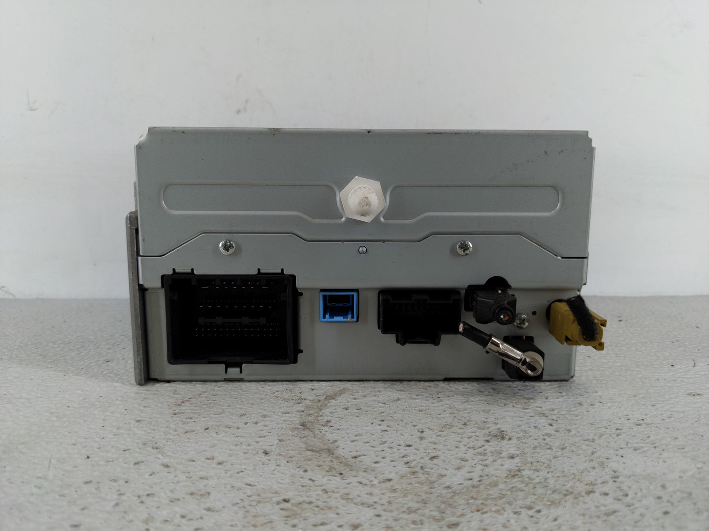 2013 Chevrolet Malibu Radio AM FM Cd Player Receiver Replacement P/N:22980112 23140543 Fits OEM Used Auto Parts - Oemusedaut