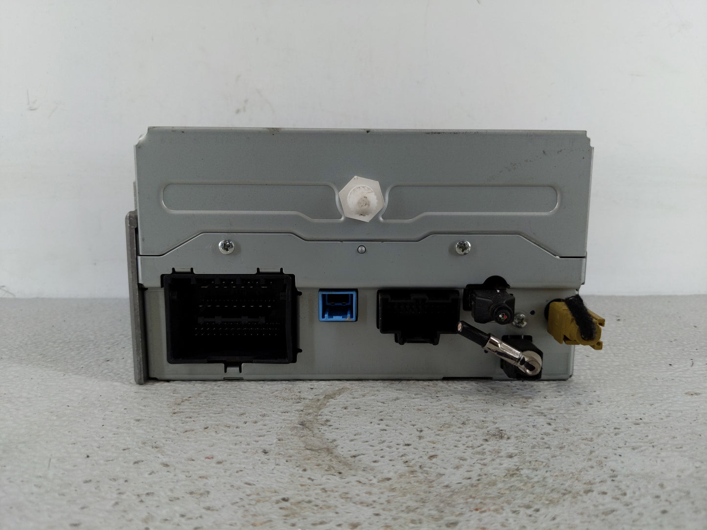 2013 Chevrolet Malibu Radio AM FM Cd Player Receiver Replacement P/N:22980112 23140543 Fits OEM Used Auto Parts - Oemusedaut
