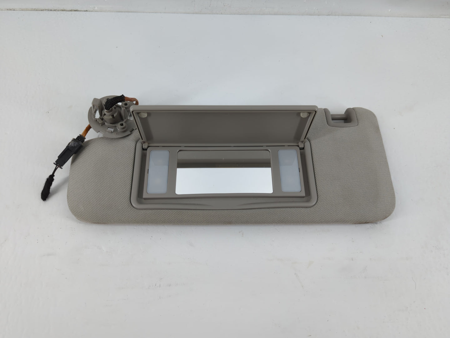 2013-2016 Chevrolet Malibu Sun Visor Shade Replacement Driver Left Mirror Fits Fits 2013 2014 2015 2016 OEM Used Auto Parts 