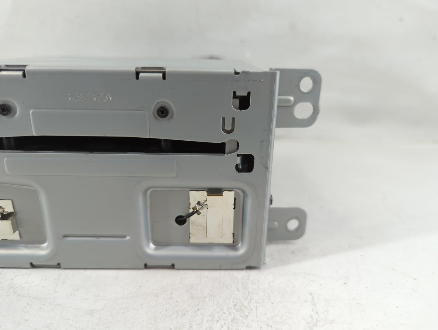 2013 Chevrolet Malibu Radio AM FM Cd Player Receiver Replacement P/N:22980112 Fits OEM Used Auto Parts - Oemusedautoparts1.c