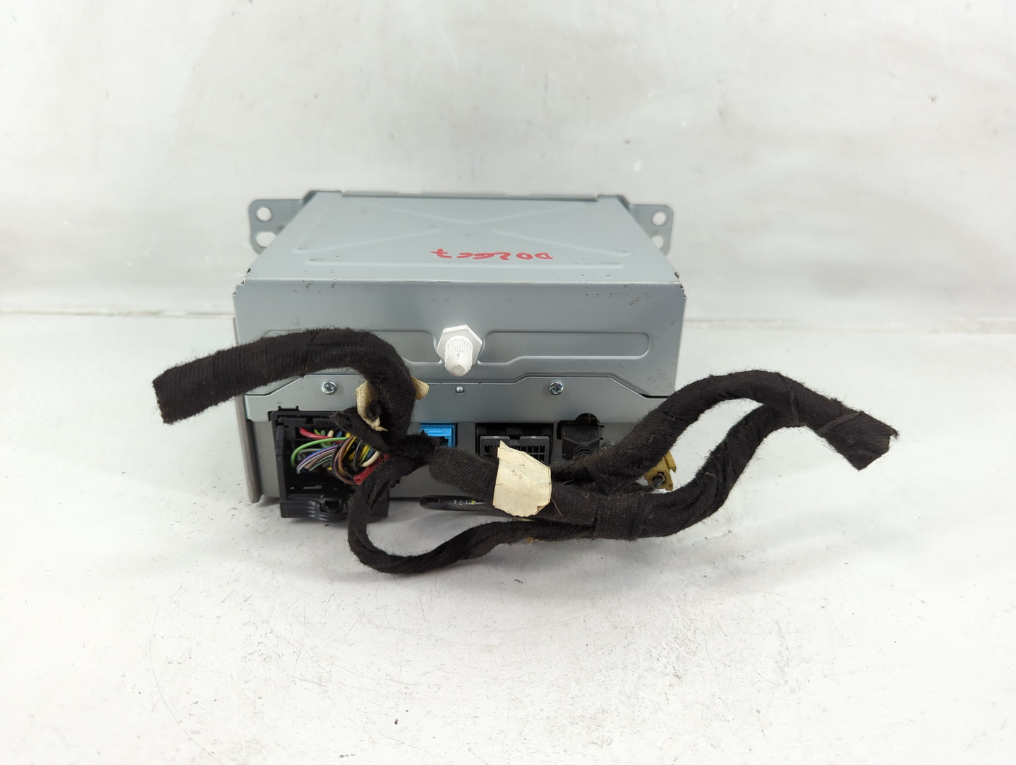 2013 Chevrolet Malibu Radio AM FM Cd Player Receiver Replacement P/N:22980112 Fits OEM Used Auto Parts - Oemusedautoparts1.c