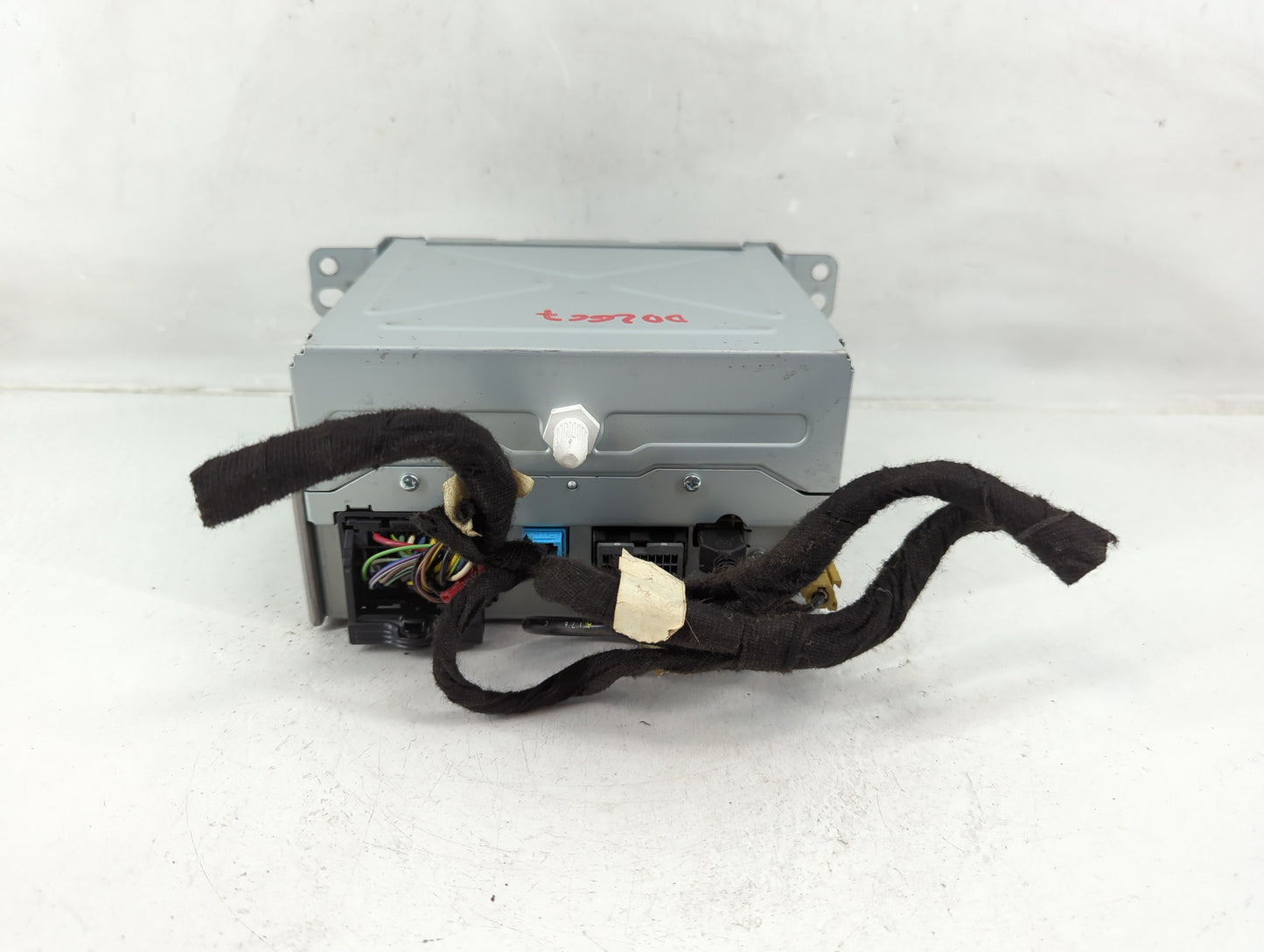 2013 Chevrolet Malibu Radio AM FM Cd Player Receiver Replacement P/N:22980112 Fits OEM Used Auto Parts - Oemusedautoparts1.c