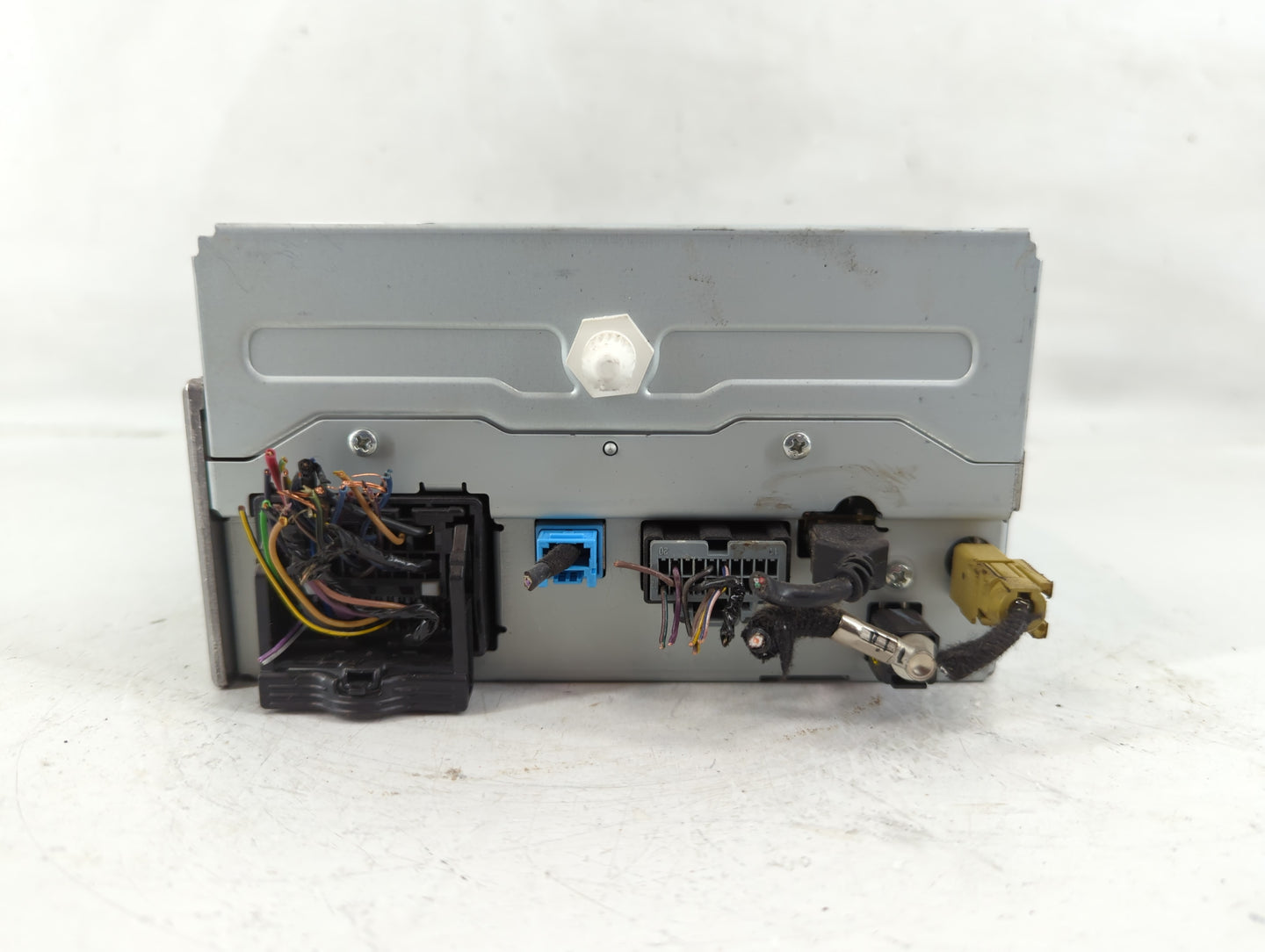 2013 Chevrolet Malibu Radio AM FM Cd Player Receiver Replacement P/N:22911992 Fits OEM Used Auto Parts - Oemusedautoparts1.c