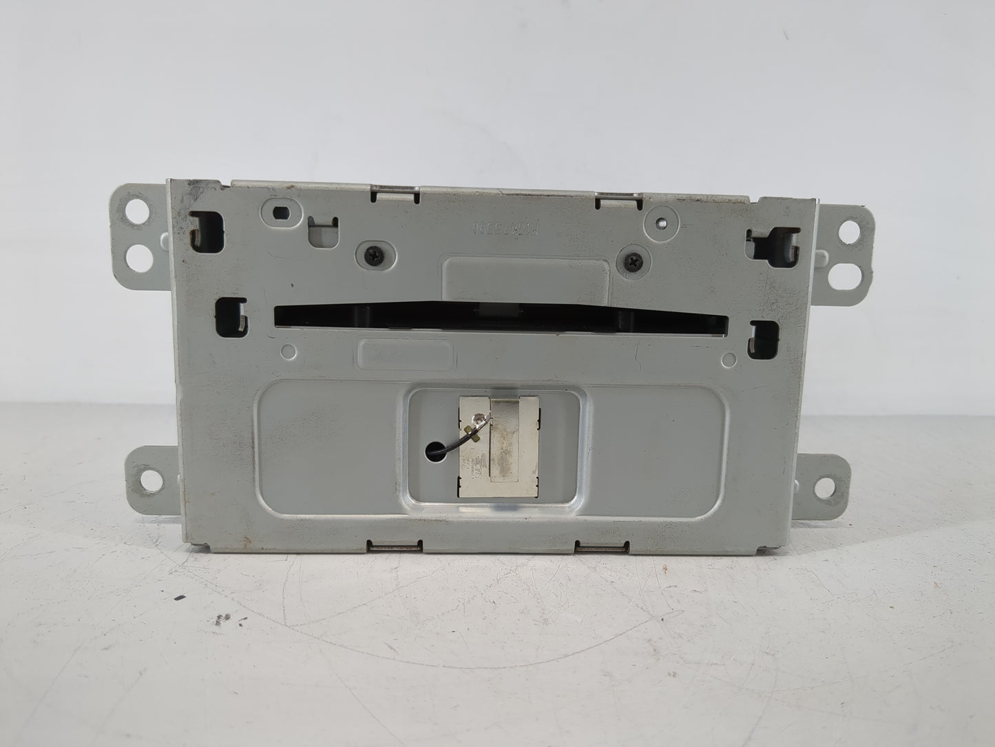 2013 Chevrolet Malibu Radio AM FM Cd Player Receiver Replacement P/N:22911992 Fits OEM Used Auto Parts - Oemusedautoparts1.c