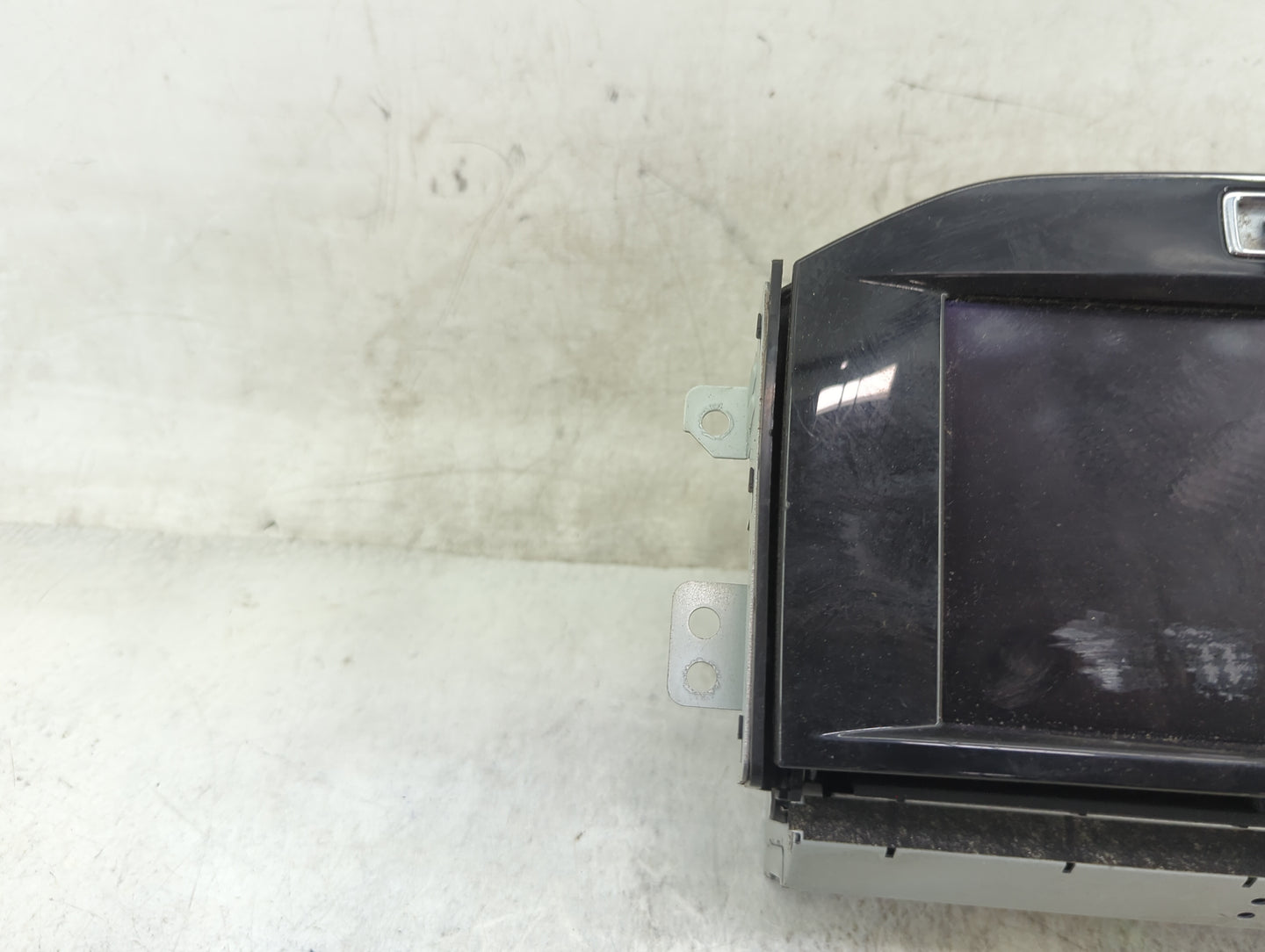 2013-2016 Chevrolet Malibu Information Display Screen 1182401 - Oemusedautoparts1.com