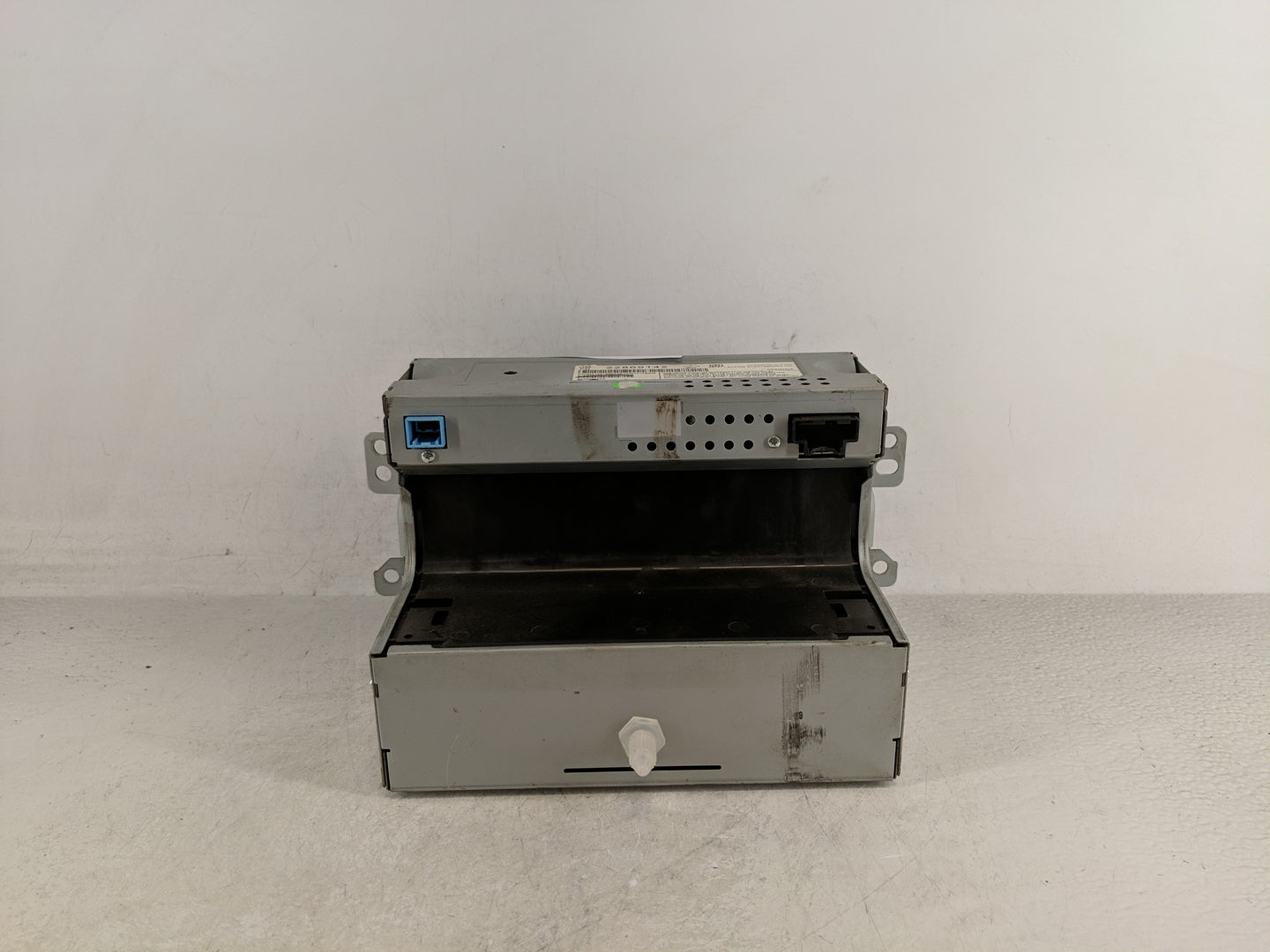 2013 Chevrolet Malibu Radio AM FM Cd Player Receiver Replacement P/N:22869142 Fits OEM Used Auto Parts - Oemusedautoparts1.c