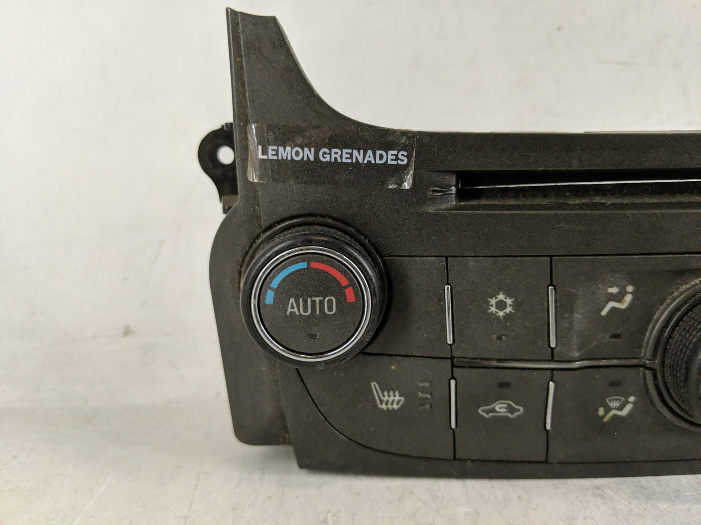 2013 Chevrolet Malibu Climate Control Module Temperature AC/Heater Replacement P/N:22854786 Fits OEM Used Auto Parts - Oemus