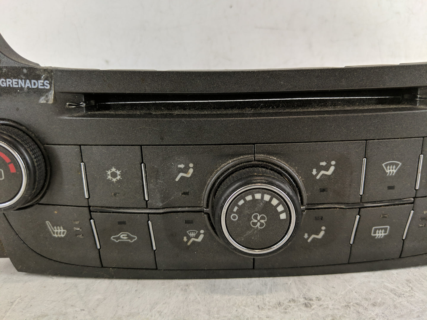 2013 Chevrolet Malibu Climate Control Module Temperature AC/Heater Replacement P/N:22854786 Fits OEM Used Auto Parts - Oemus