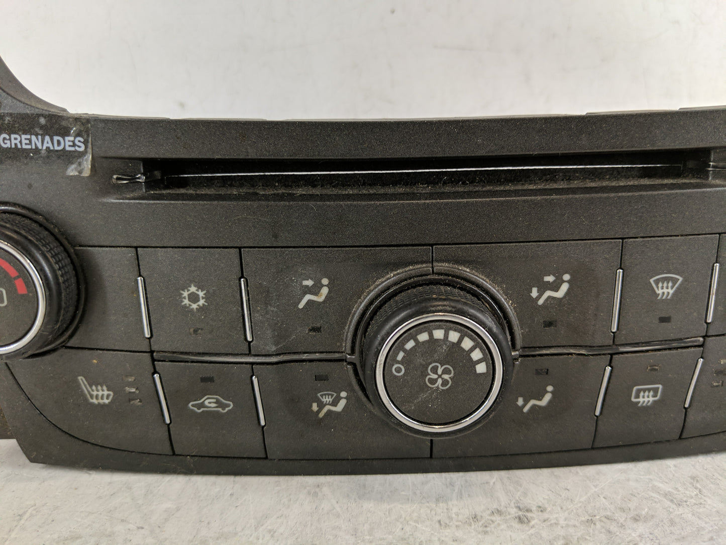 2013 Chevrolet Malibu Climate Control Module Temperature AC/Heater Replacement P/N:22854786 Fits OEM Used Auto Parts - Oemus