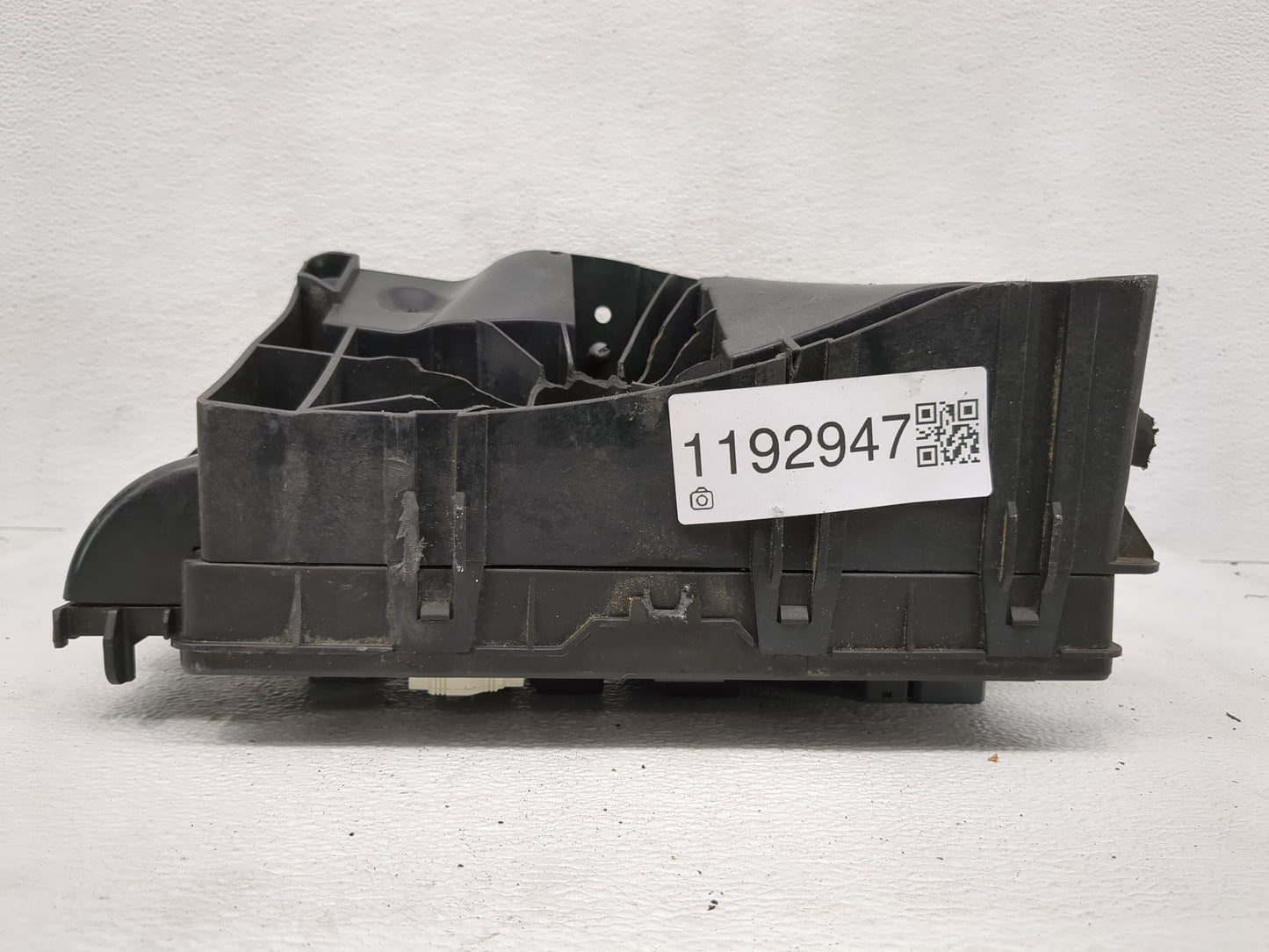2013 Chevrolet Malibu Fusebox Fuse Box Panel Relay Module P/N:592914 7320U, 23487320-01 Fits OEM Used Auto Parts - Oemusedau