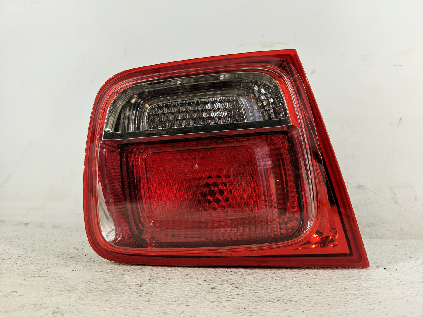 2013-2016 Chevrolet Malibu Tail Light Assembly Driver Left OEM P/N:22907311 Fits Fits 2013 2014 2015 2016 OEM Used Auto Part