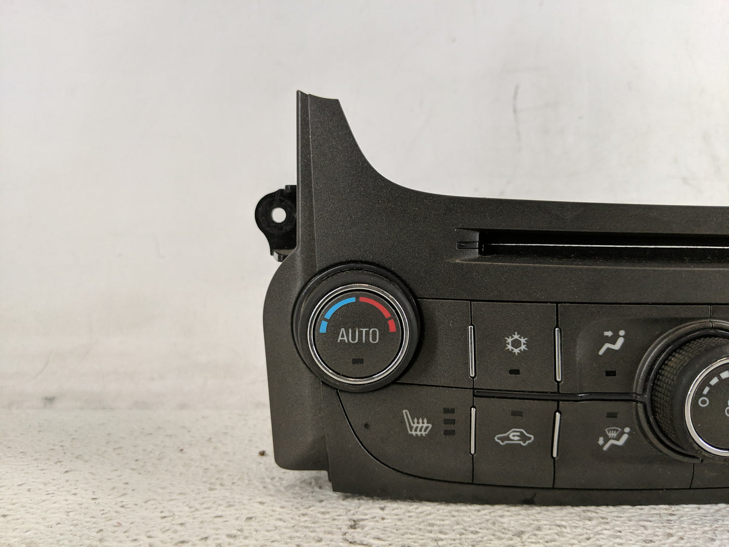 2013 Chevrolet Malibu Climate Control Module Temperature AC/Heater Replacement P/N:22854774 Fits OEM Used Auto Parts - Oemus